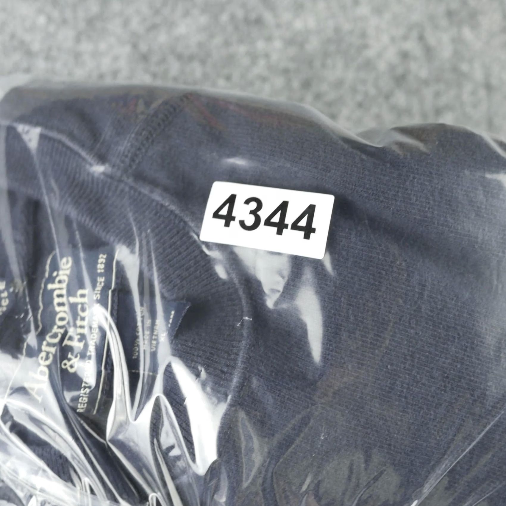 Abercrombie & Fitch Abercrombie & Fitch Sweatshirt Mens XL Blue Muscle Fit Crewneck Fleece Logo Graphic Print Pullover Knit Cotton Long Sleeve Size US XL / EU 56 / 4 - 8 Thumbnail