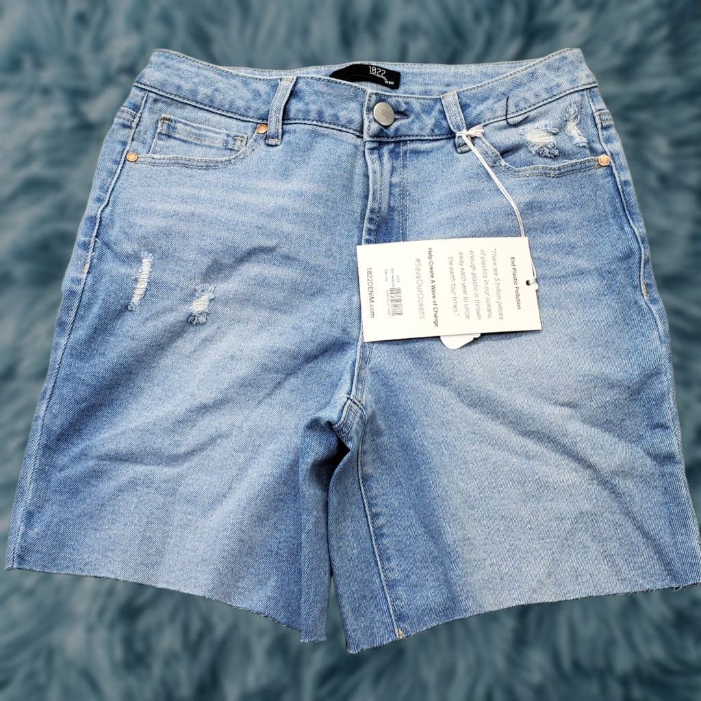 Vintage 1822 Denim Women's 6 Bermuda Shorts Blue 5-Pocket High Rise Mid Thigh Ripped Raw Hem Size 28" / US 6 / IT 42 - 1 Thumbnail