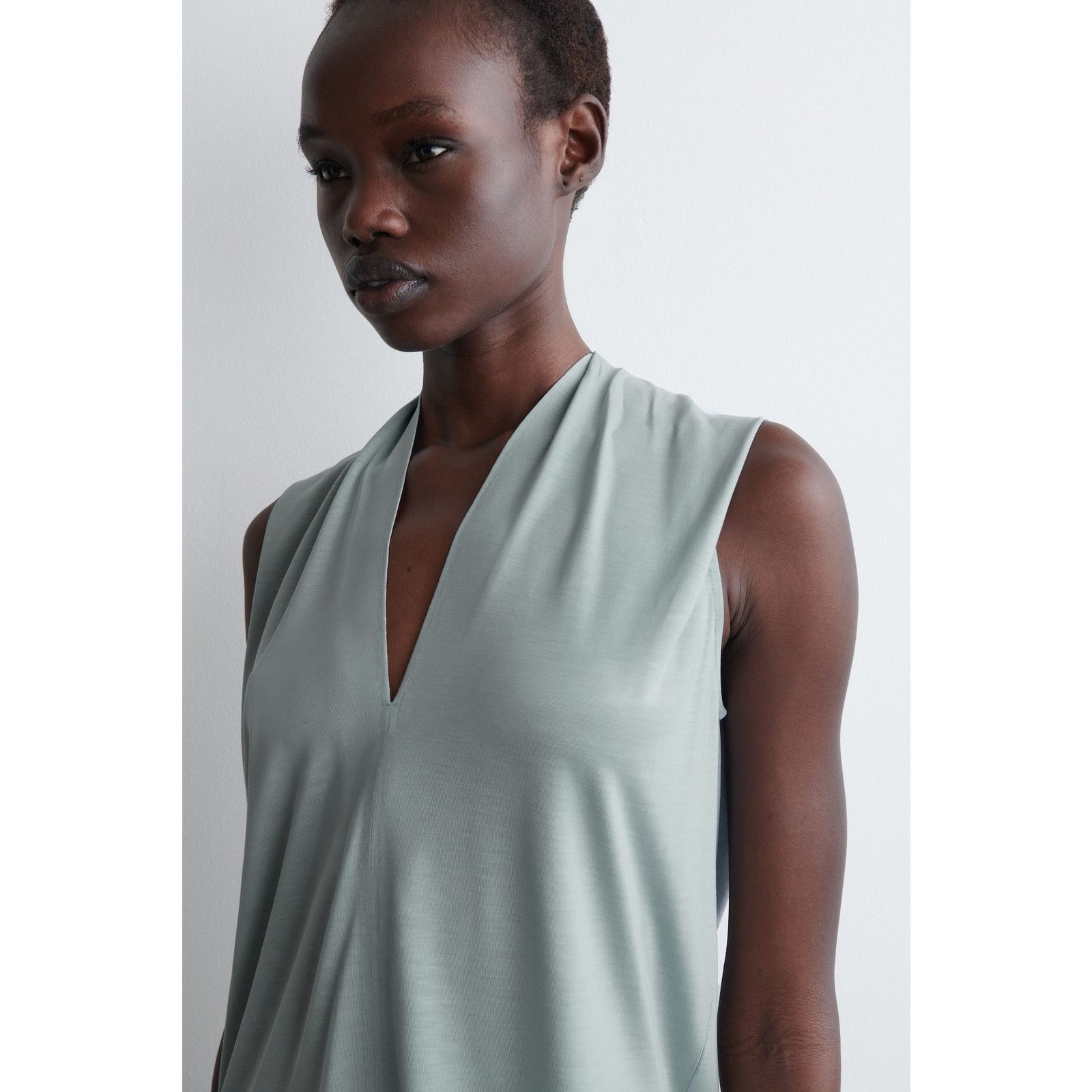 Cos COS DRAPED V-NECK TOP Sz M Size M / US 6-8 / IT 42-44 - 4 Thumbnail