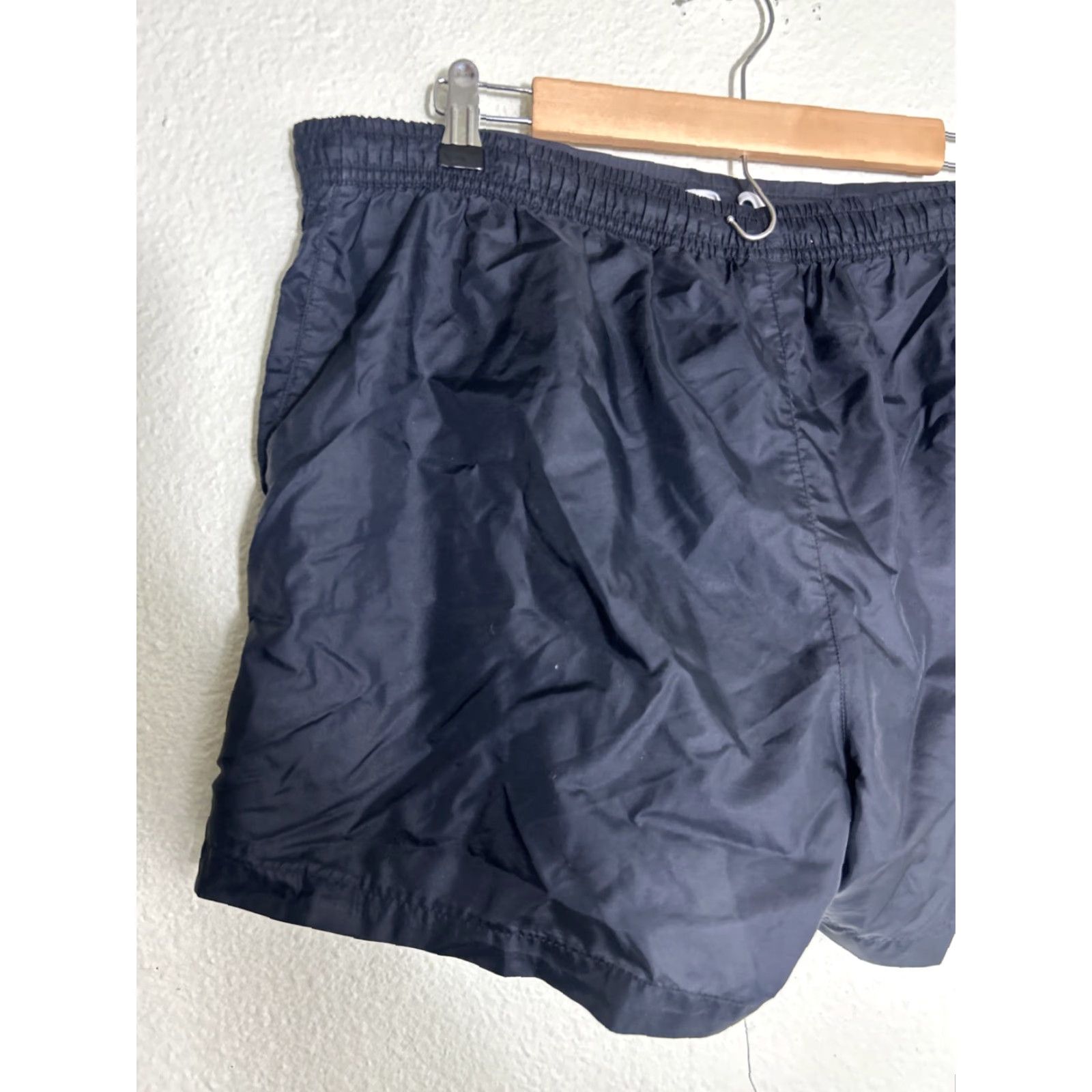Nike VINTAGE Nike Womens Shorts L Black Running Polyester Drawstring 24x14 Athletic Womens Nike Size 36" / US 14 / IT 50 - 7 Thumbnail