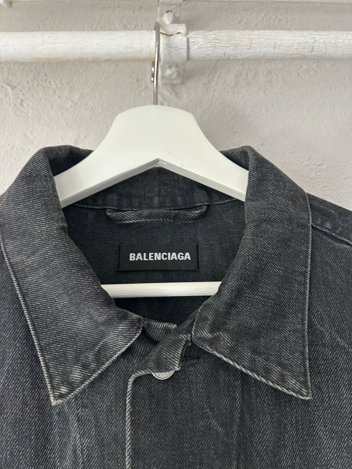 Balenciaga Oversized “Mastercard” Logo Denim Jacket – Size 46 Size US S / EU 44-46 / 1 - 9 Thumbnail
