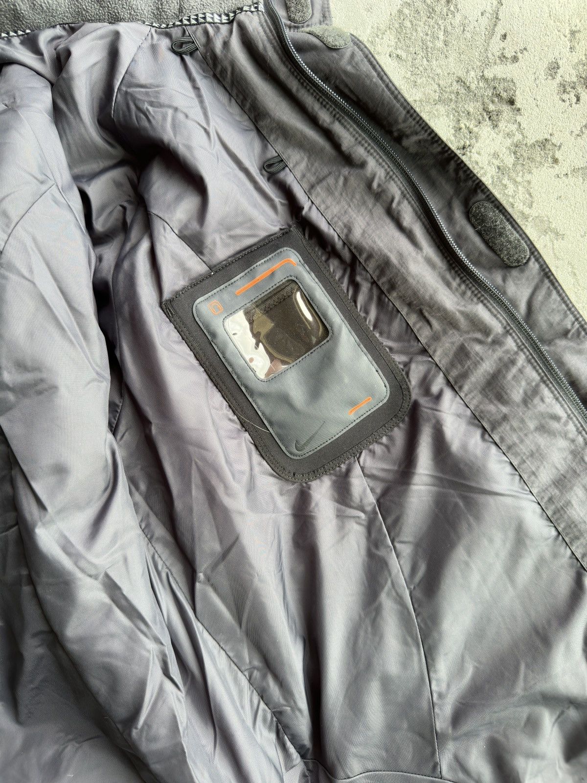 Nike Vintage Y2K Nike Puffer Jacket Big Swoosh 2000s Size US M / EU 48-50 / 2 - 8 Thumbnail