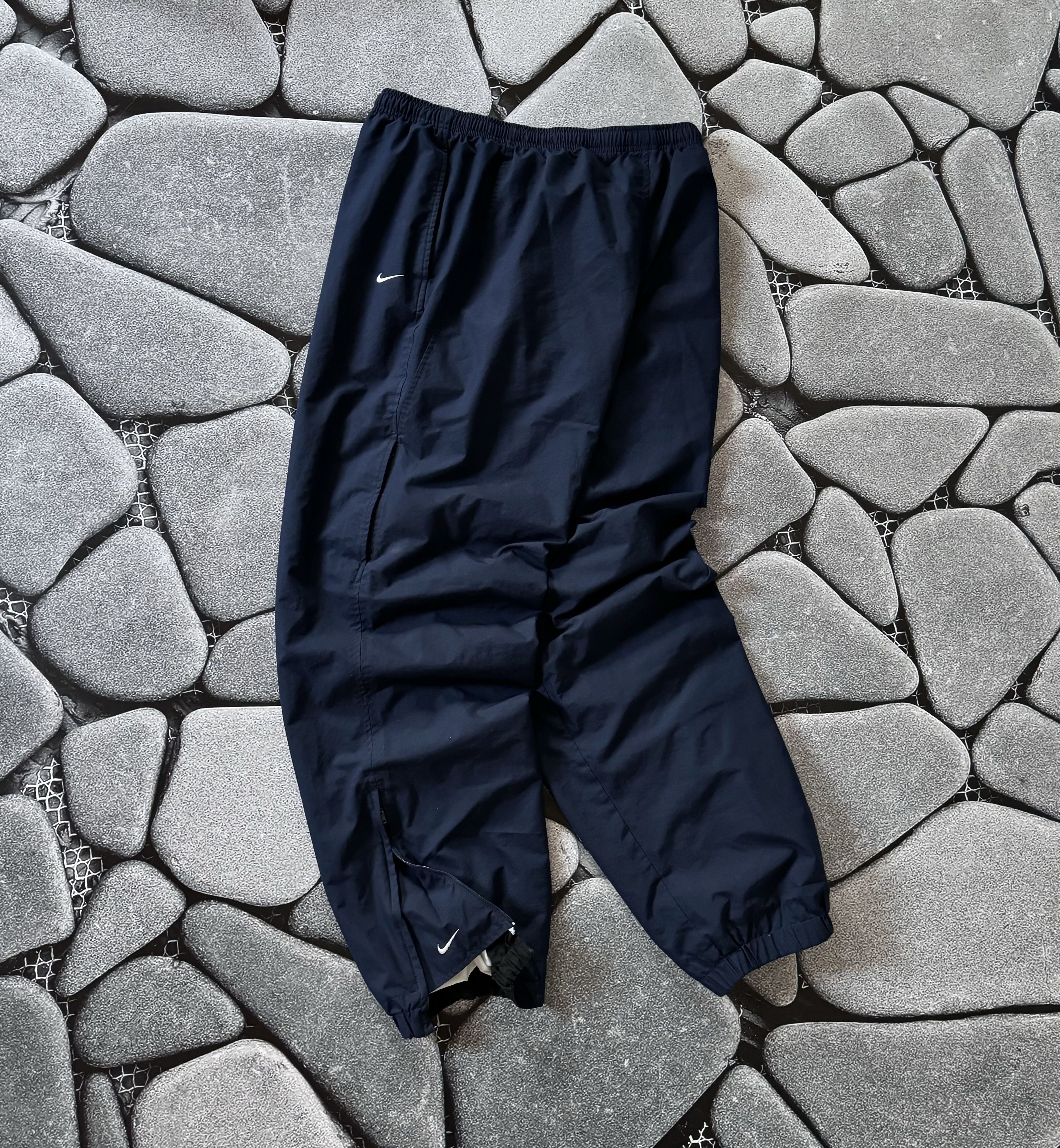 Nike NIKE VINTAGE TRACK NYLON PANTS DOUBLE SWOOSH BAGGY Size US 36 / EU 52 - 1 Thumbnail