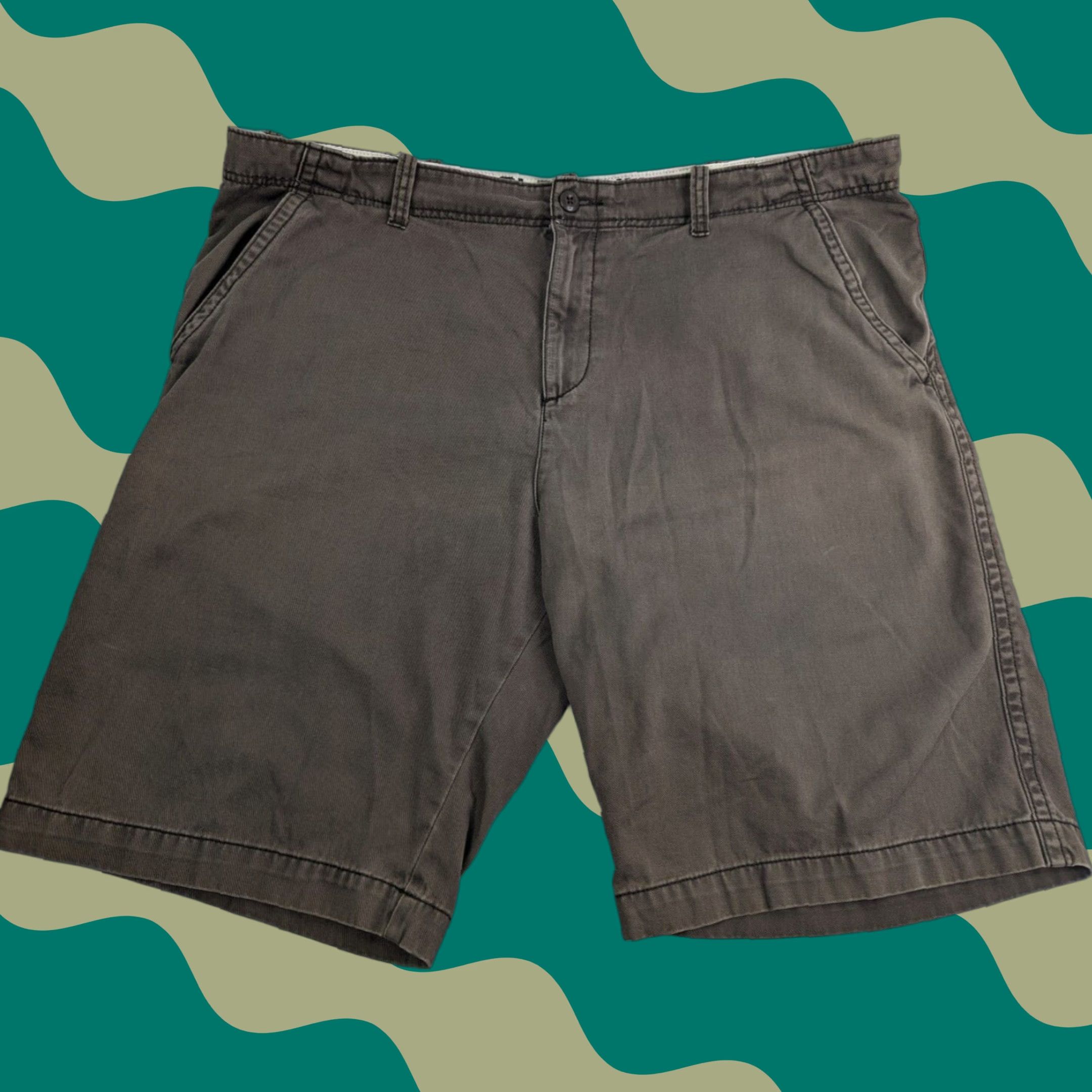 Old Navy Old Navy Brown Chino Shorts Men 42 Flat Front 100% Cotton Size US 42 / EU 58 - 1 Thumbnail