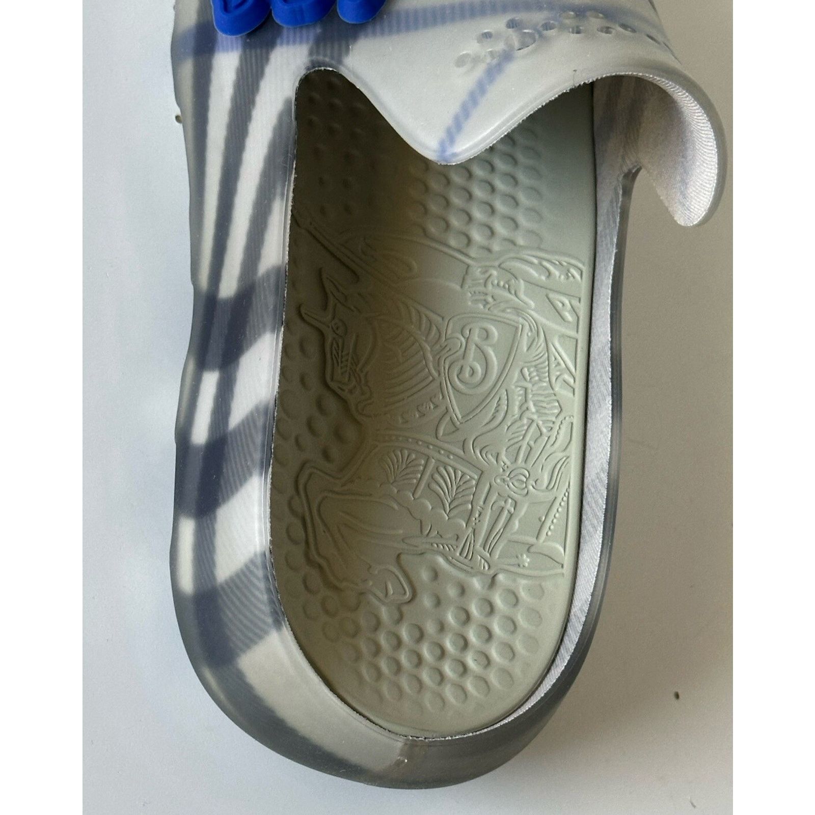 Burberry Burberry Mens Stingray Rubber Lichen Sandals 11 (44) 8088962 Size US 11 / EU 44 - 11 Thumbnail