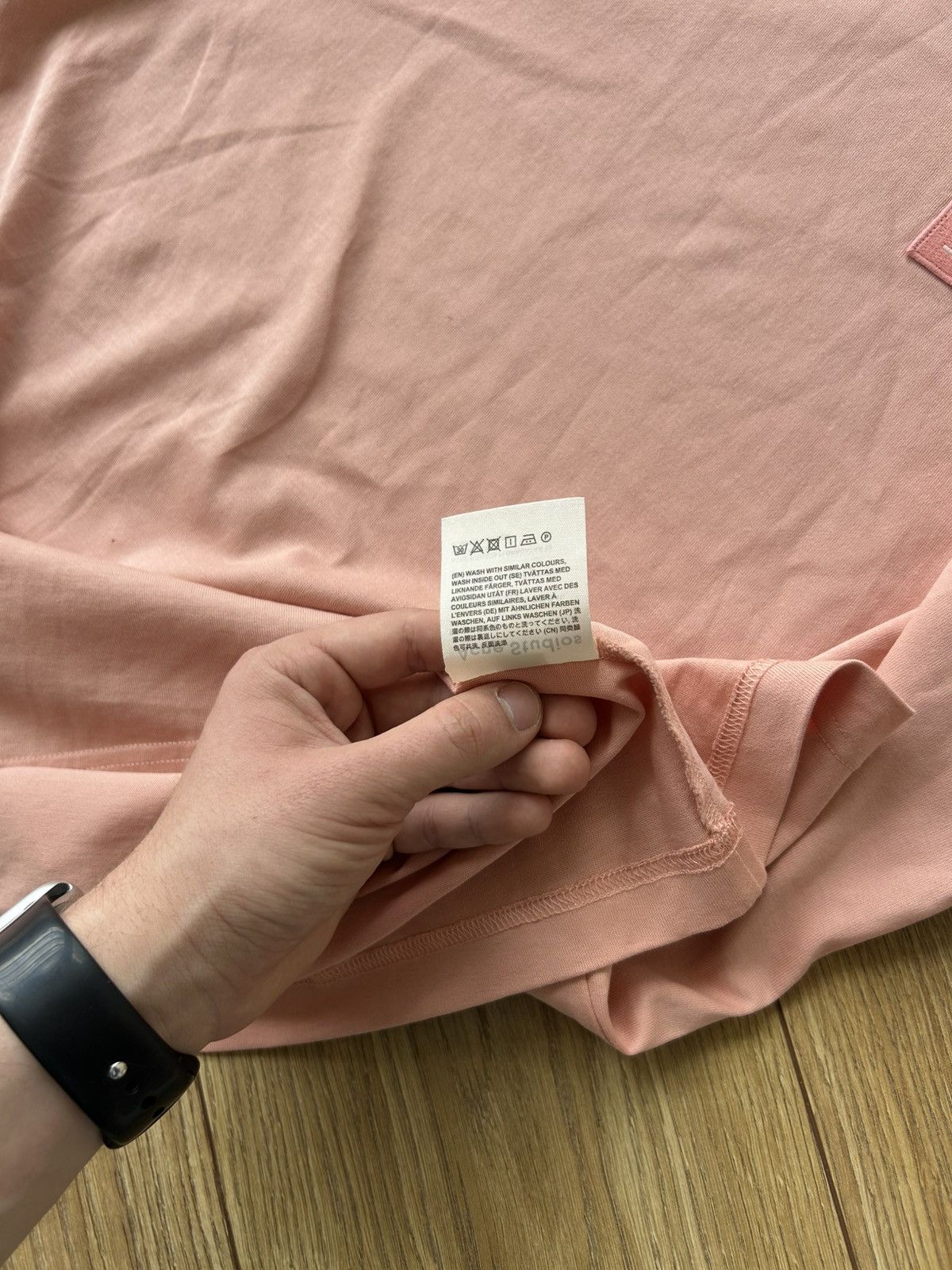 Acne Studios Acne Studio face logo stain T shirt Size US XL / EU 56 / 4 - 5 Thumbnail