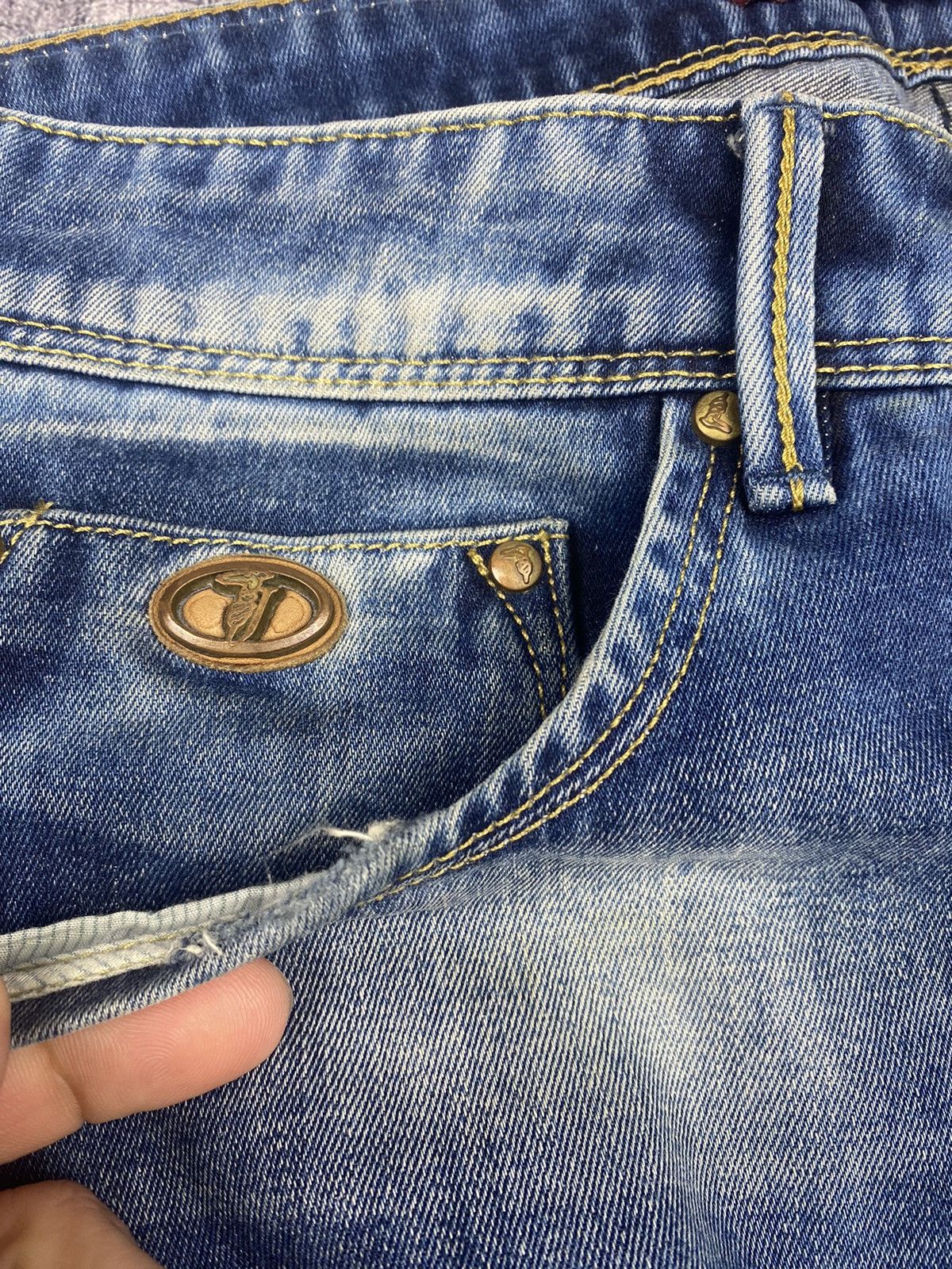 Trussardi Vintage Luxury Trussardi Denim Jeans Size 32 x 34 Size US 32 / EU 48 - 14 Thumbnail