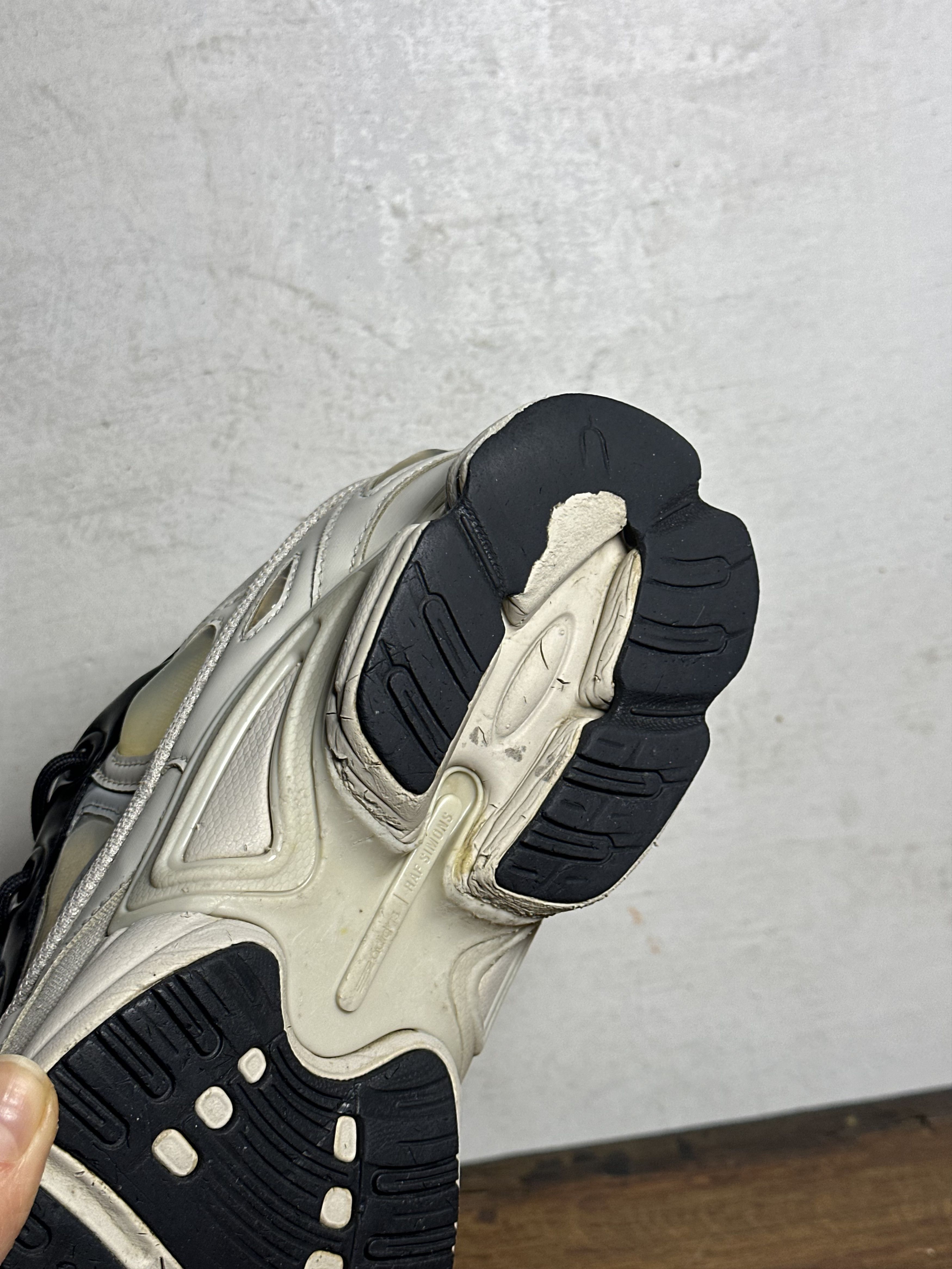 Adidas × Raf Simons Adidas by Raf Simons Ozweego 3 Cream White Sneakers Size US 10.5 / EU 43-44 - 18 Thumbnail