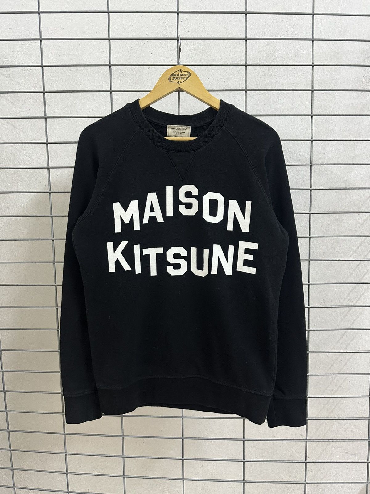 Maison Kitsune Rare Beautiful Maison Kitsune Spell Out Crewneck Sweatshirt Size US S / EU 44-46 / 1 - 1 Thumbnail