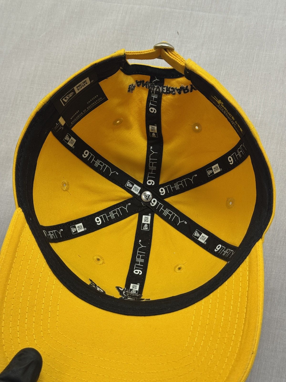 New Era yellow baseball cap featuring a Bruce Lee 1940s Size ONE SIZE - 10 Thumbnail