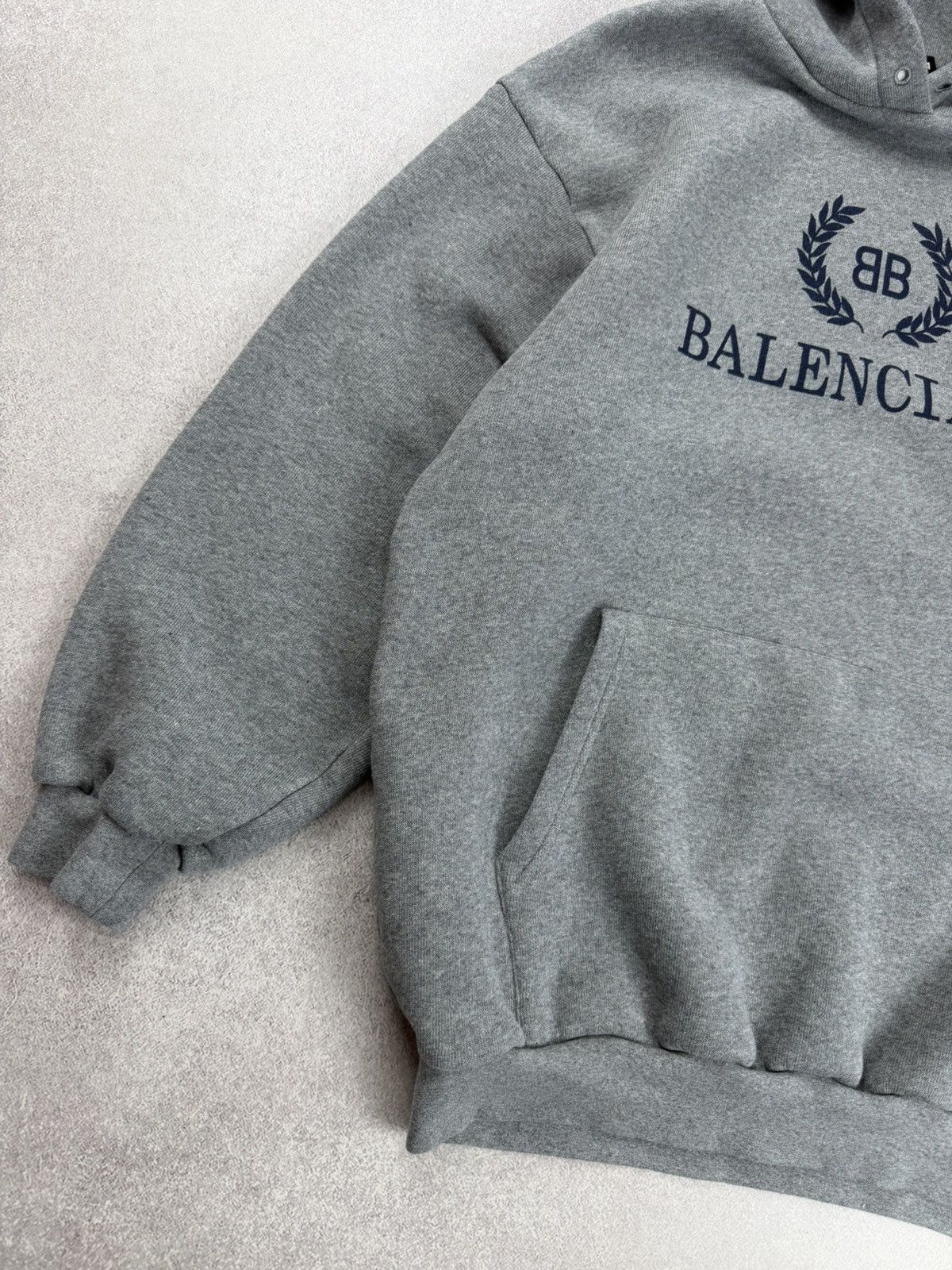Balenciaga Balenciaga Crest Logo Cotton Hoodie Size XXS Size US XXS / EU 40 - 3 Thumbnail