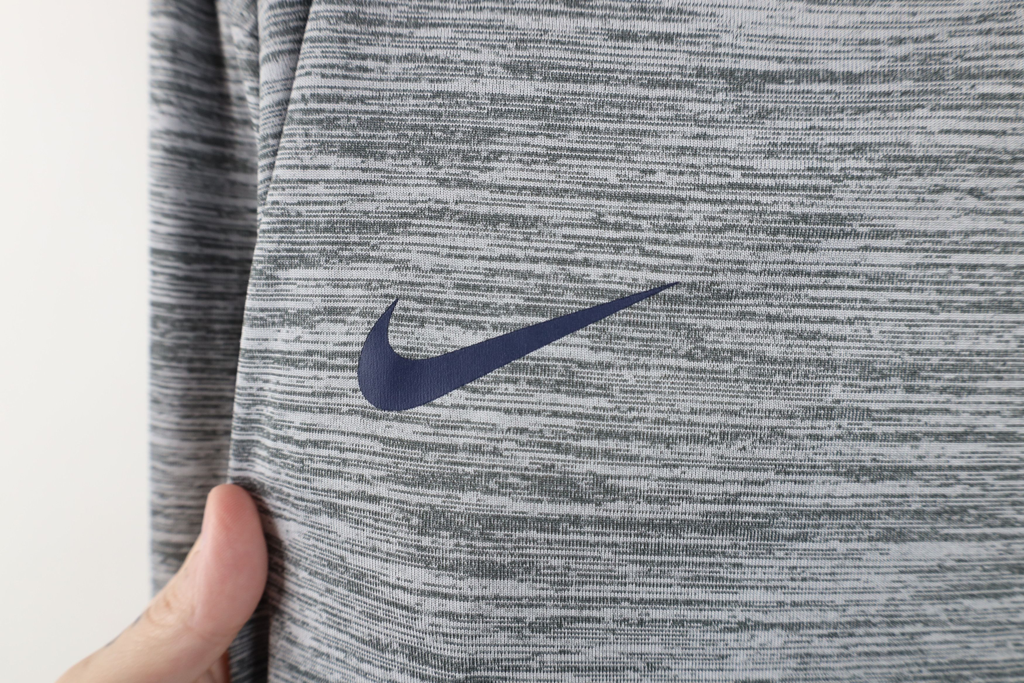 Nike Nike University of Michigan Block M Long Sleeve T-Shirt Gray Size US XXL / EU 58 / 5 - 5 Thumbnail
