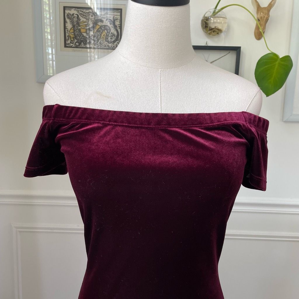 Other Windsor Lustrous Velvet Dress Deep Red Off Shoulder M Size M / US 6-8 / IT 42-44 - 3 Thumbnail