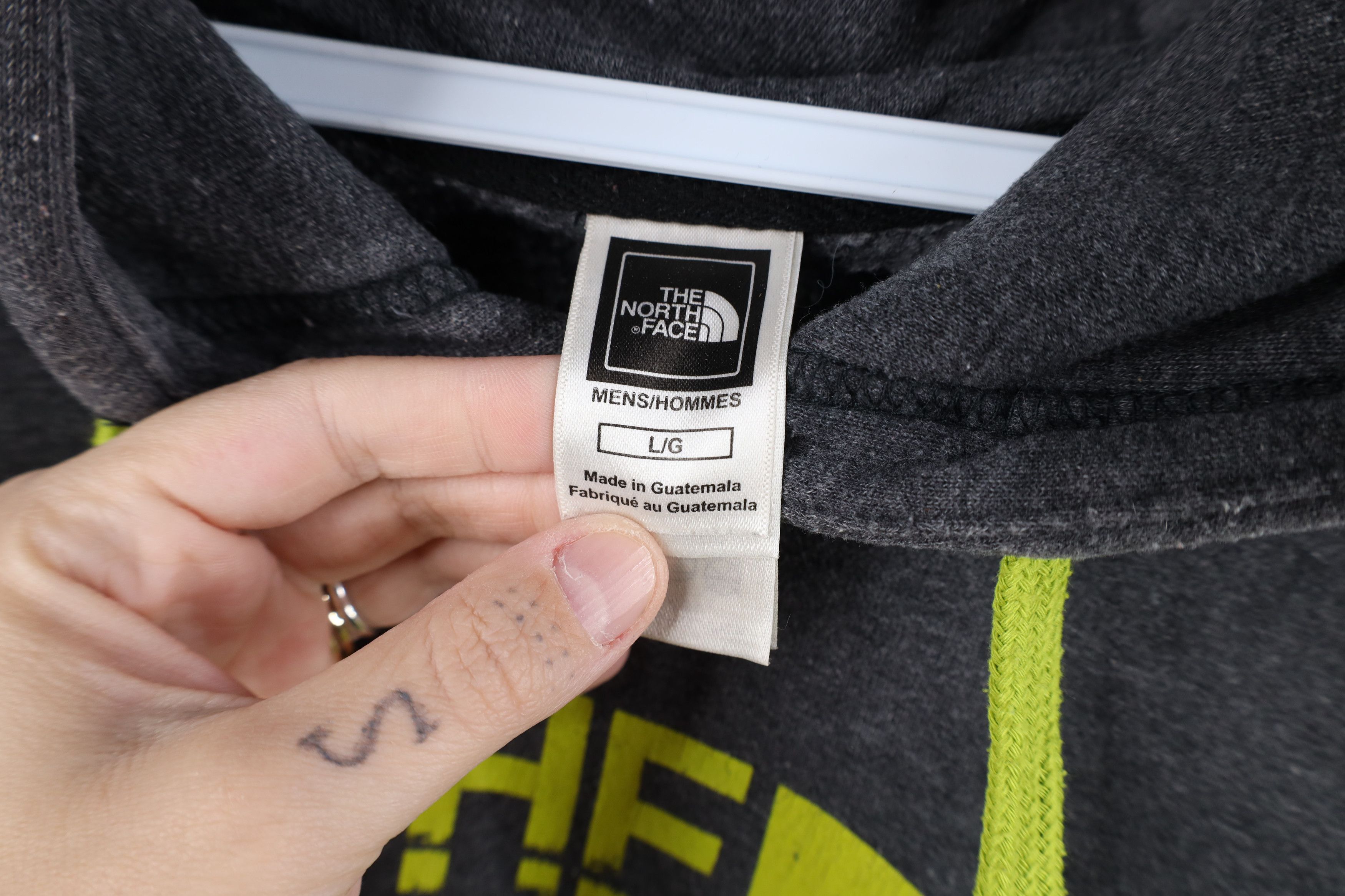 The North Face Vintage The North Face Spell Out Big Logo Hoodie Sweatshirt Size US L / EU 52-54 / 3 - 9 Thumbnail