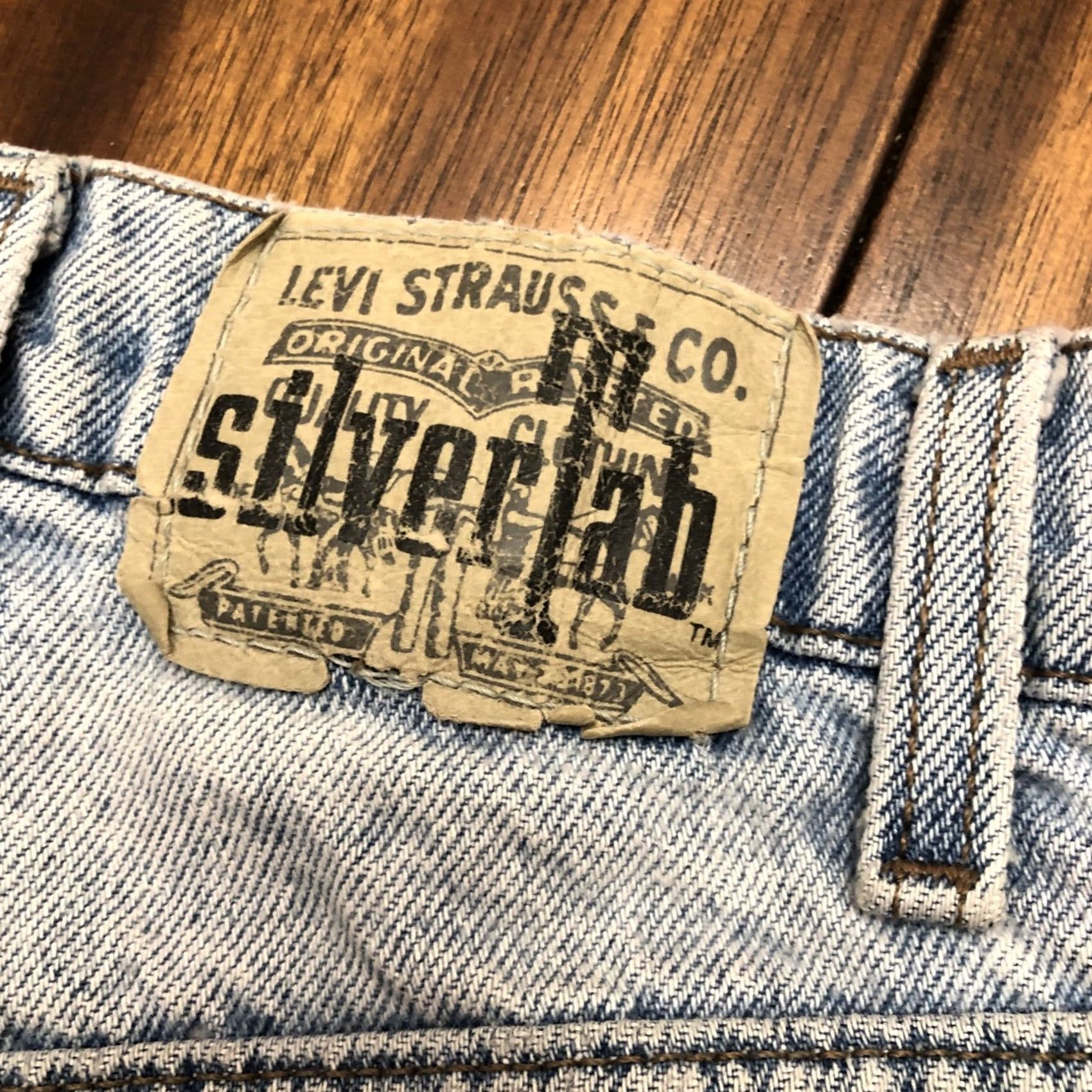 Levi's VTG Levi's Silver Tab Shorts 90s Denim Men Size 38 Relaxed High Rise 5-Pocket Blue Vintage Size US 37 - 3 Thumbnail