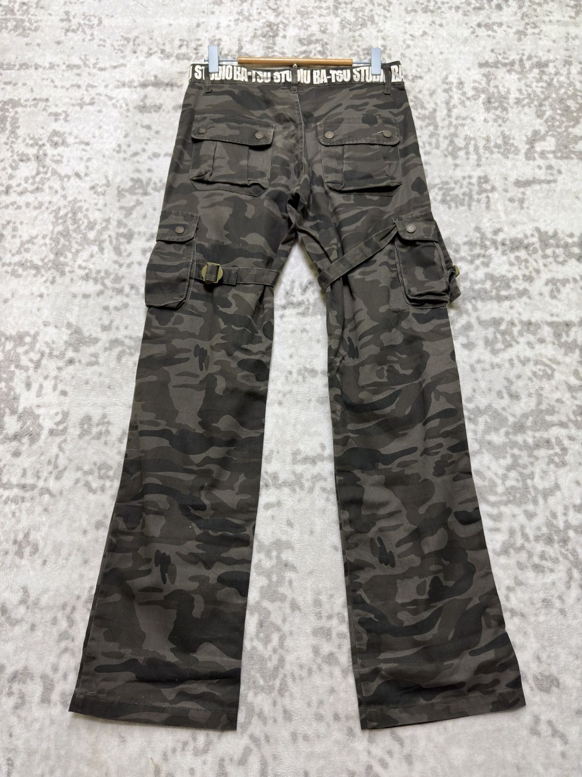GOA BA-TSU STUDIO Camo Multi Pocket Punk Cargo Pants Size US 29 - 2 Thumbnail