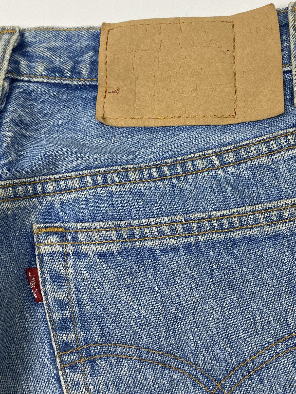 Levi's Vintage Clothing size 29x32 vintage 90s levis 501 blue jeans pant Size US 29 - 11 Thumbnail