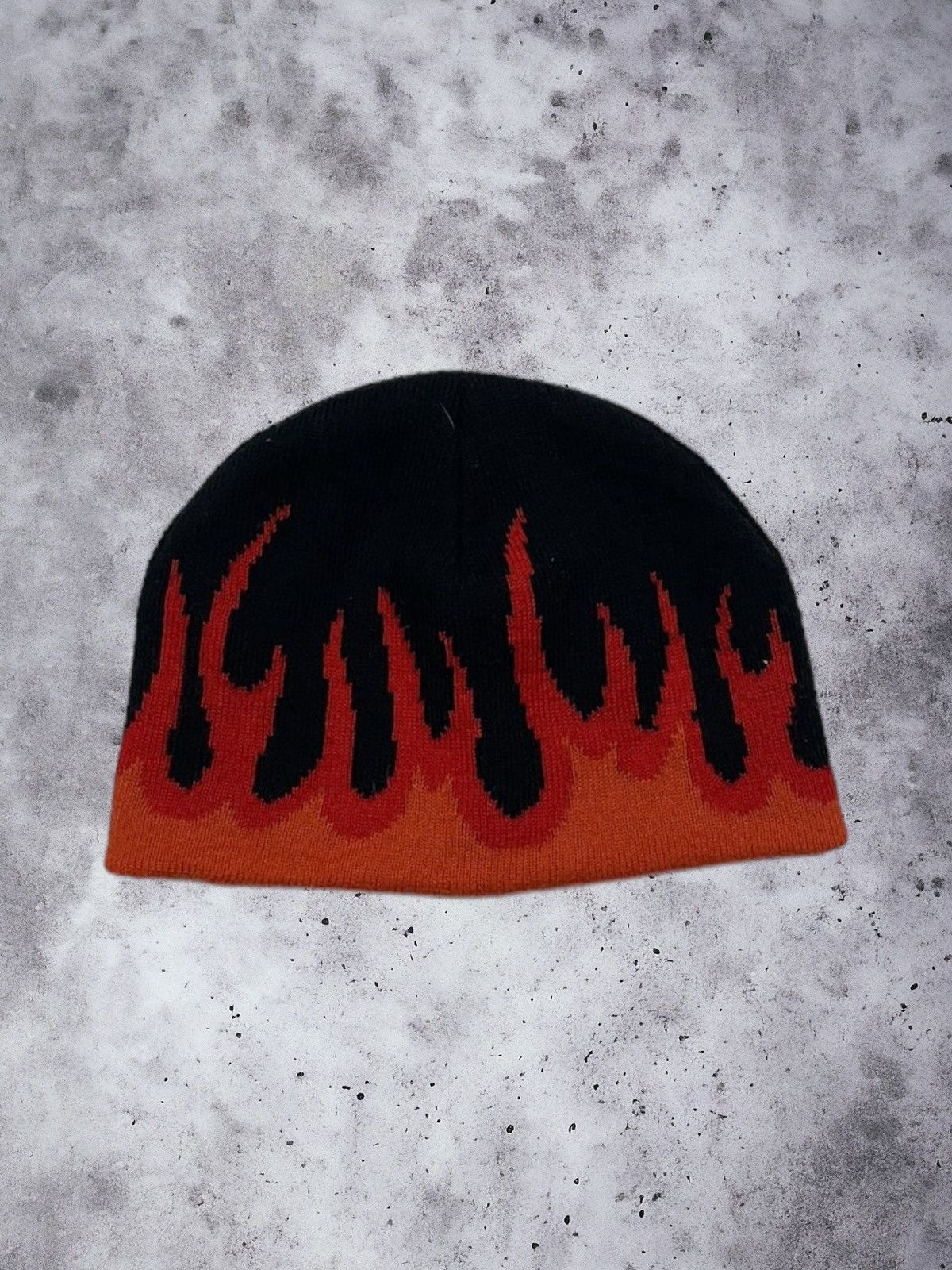 Vintage Vintage Y2K Fire Flame Beanie Size ONE SIZE - 1 Preview