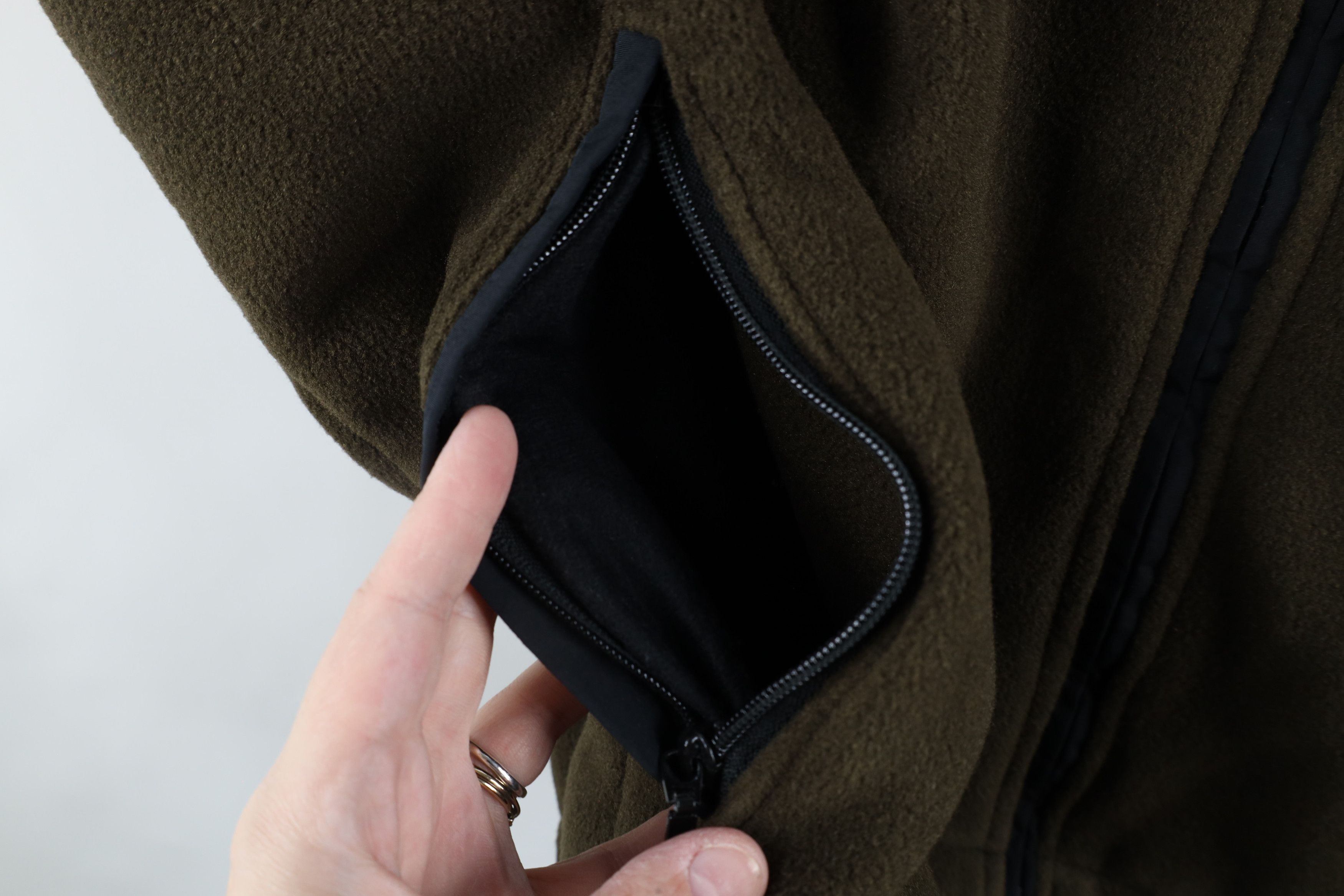 Eddie Bauer × Vintage Vintage 90s Eddie Bauer Fleece Vest Jacket Olive Green Size US XL / EU 56 / 4 - 4 Thumbnail