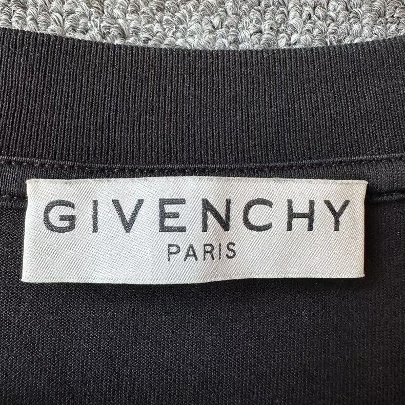 Givenchy Givenchy Pisces Constellation / Neptune Black T-Shirt / Si Size US XL / EU 56 / 4 - 4 Thumbnail