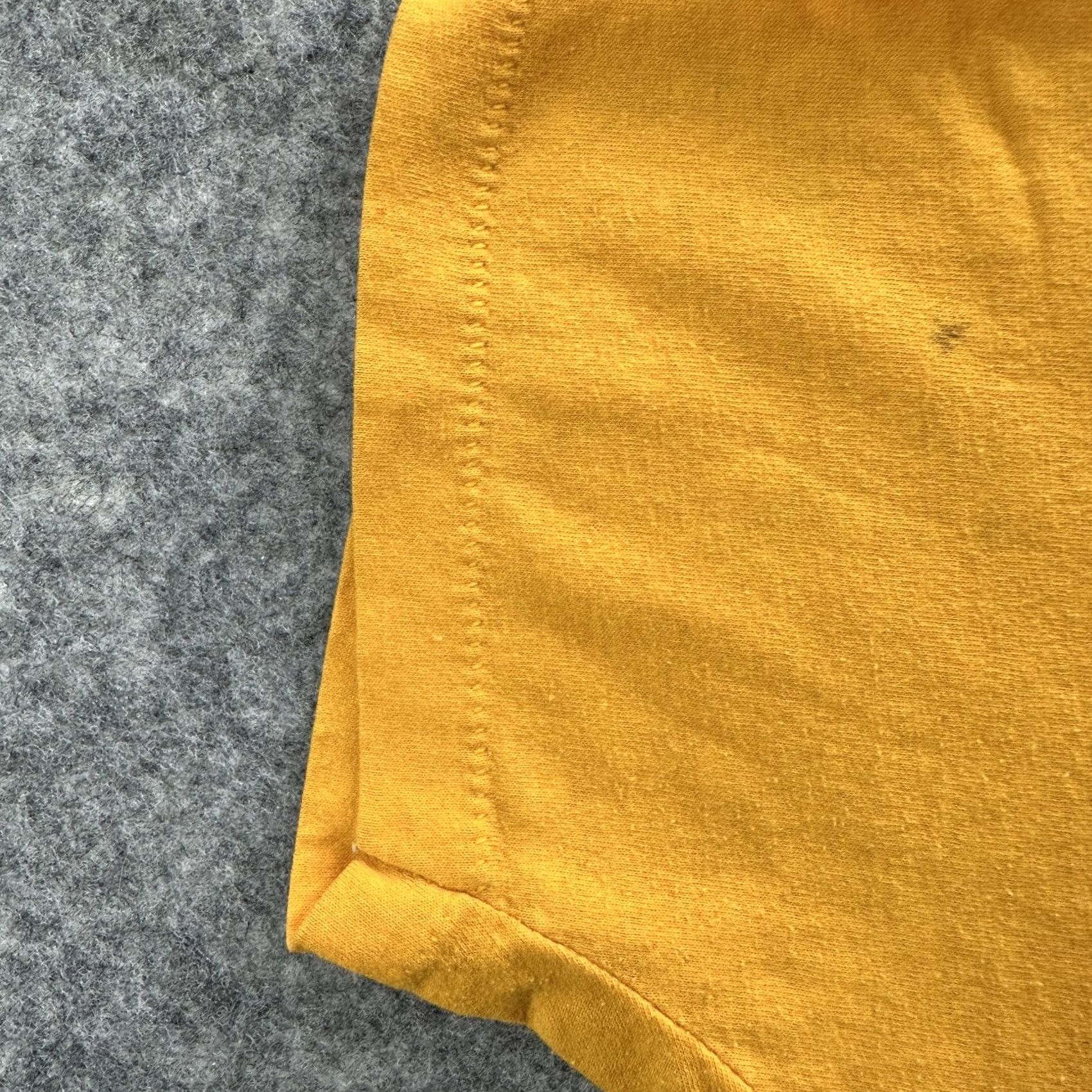 Vintage VINTAGE Hurt Family Reunion Shirt Mens XL Yellow 1987 Graphic Tee Made USA 80s SS Size US XL / EU 56 / 4 - 6 Thumbnail