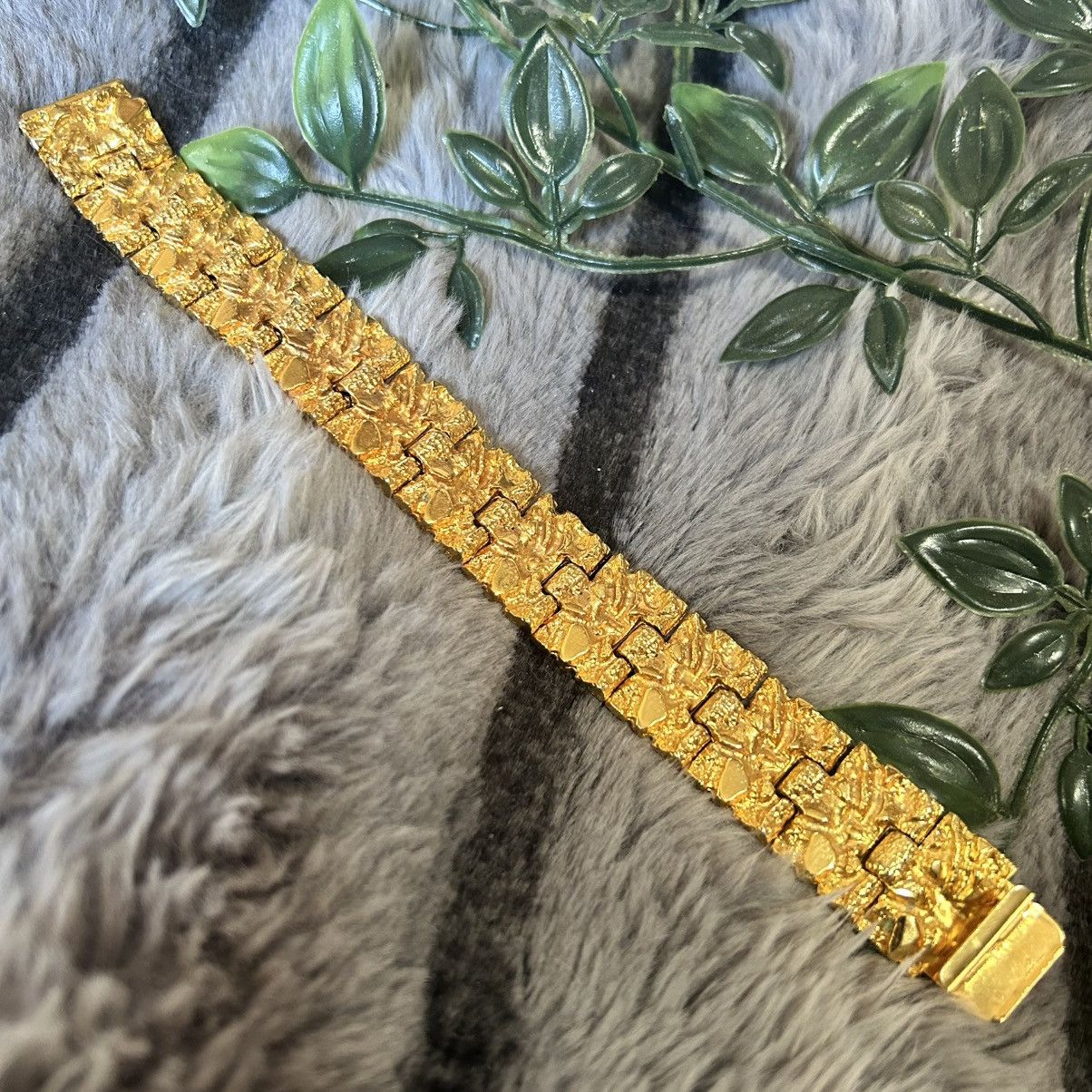 Vintage Vintage 70s-80s wide gold nugget unisex bracelet Size ONE SIZE - 5 Thumbnail