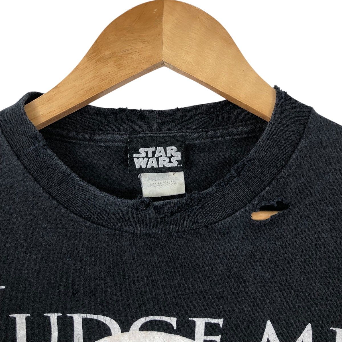Disney Trashed! 00s Star Wars Yoda Disney Ride Lucas Films TShirt Size US M / EU 48-50 / 2 - 4 Thumbnail