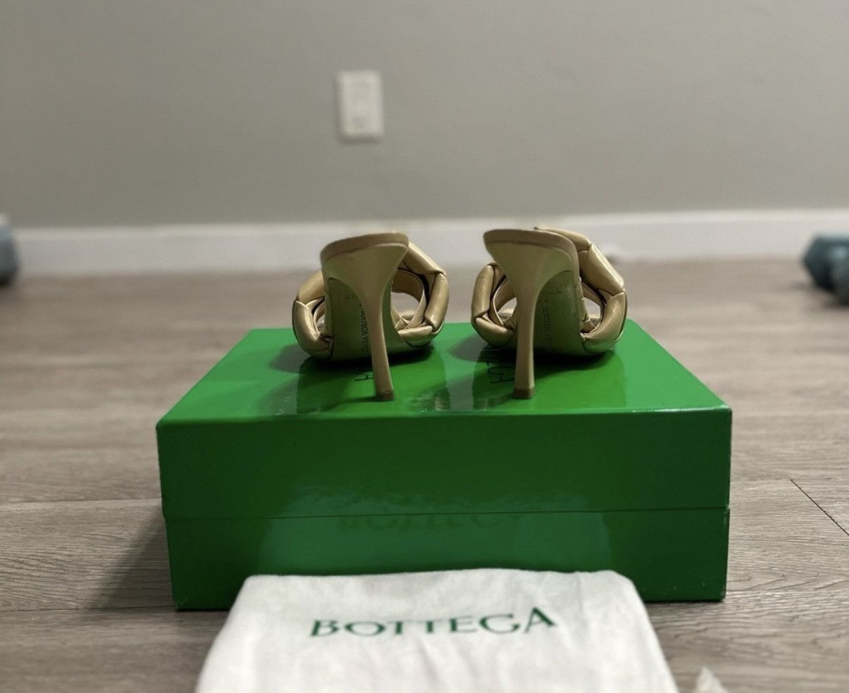 Bottega Veneta Bottega Veneta Lido Intrecciato Weave Slide Heels Size US 7 / IT 37 - 6 Thumbnail