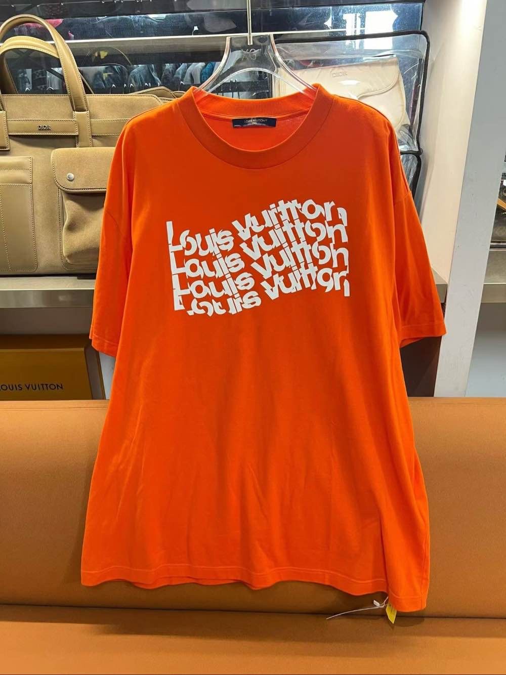 Louis Vuitton Louis Vuitton Logo Print T-Shirt Size XL Size US XL / EU 56 / 4 - 1 Thumbnail