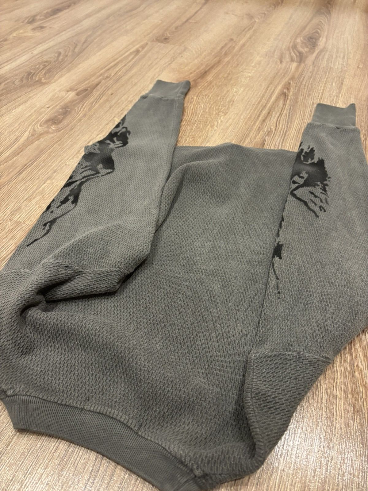 Yeezy Yeezy Season 6 Printed Thermal S – Gravel & Ghost WITH TAGS Size S / US 4 / IT 40 - 11 Thumbnail