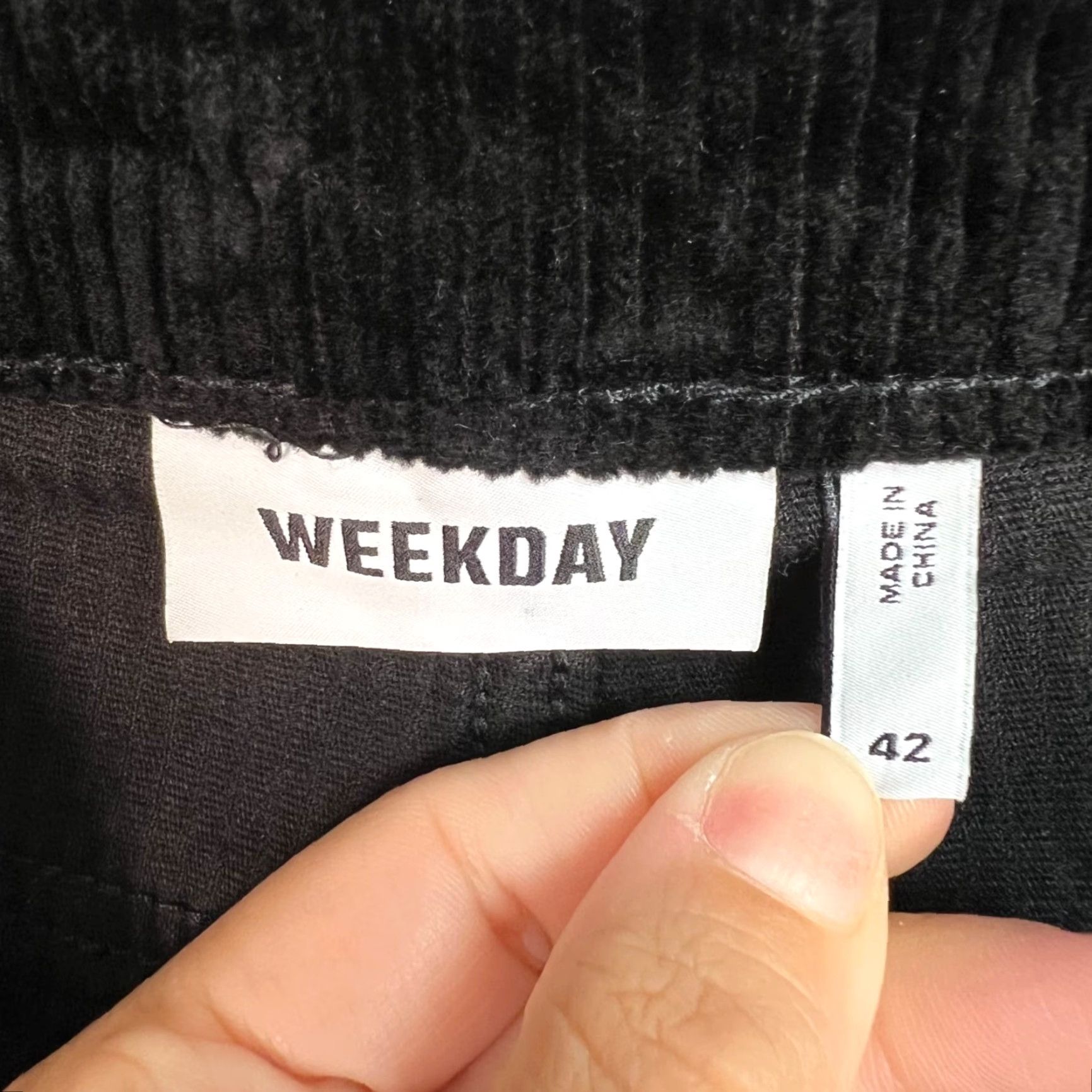 Weekday Weekday Pants Corduroy Trousers Mens Size 42 Black Straight Leg 29 Inseam Casual Chino Modern Fit Mens Size US 42 / EU 58 - 3 Thumbnail