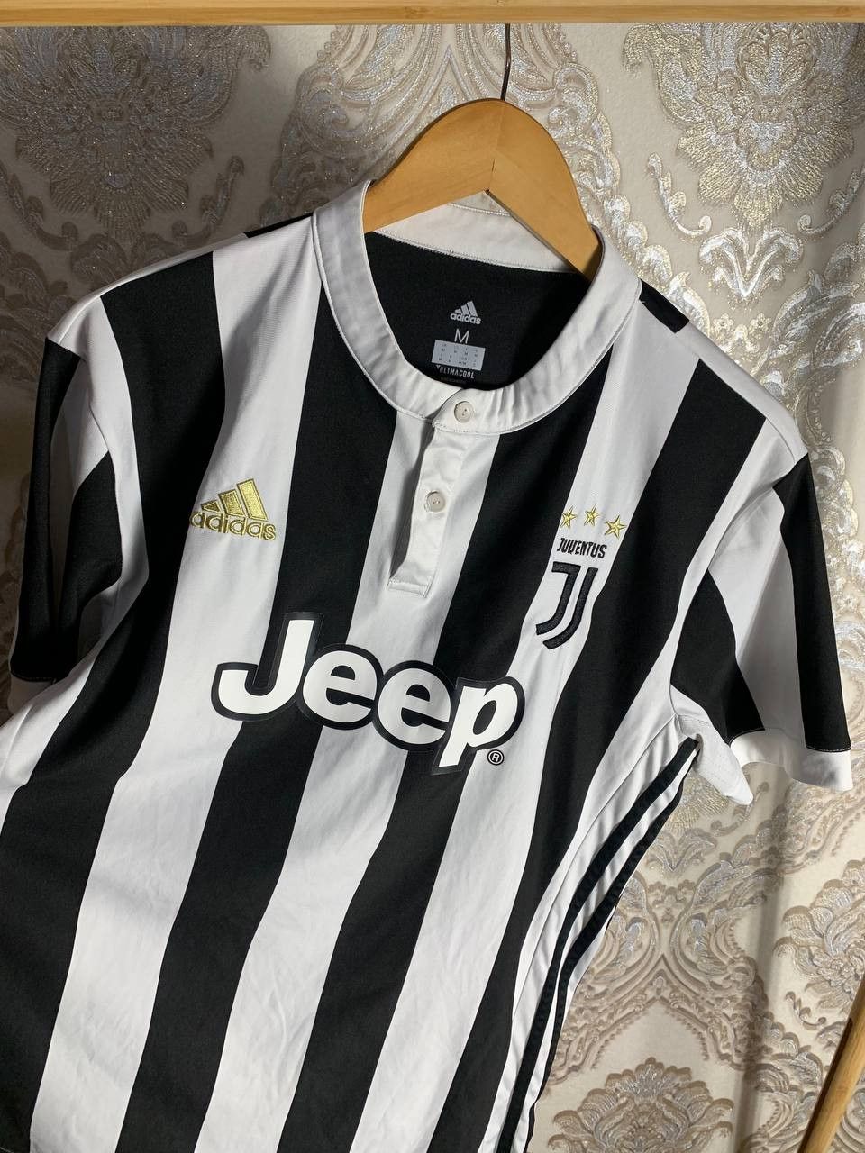 Adidas Vintage Adidas FC Juventus Italy Retro Soccer Jersey Y2K Size US M / EU 48-50 / 2 - 3 Thumbnail