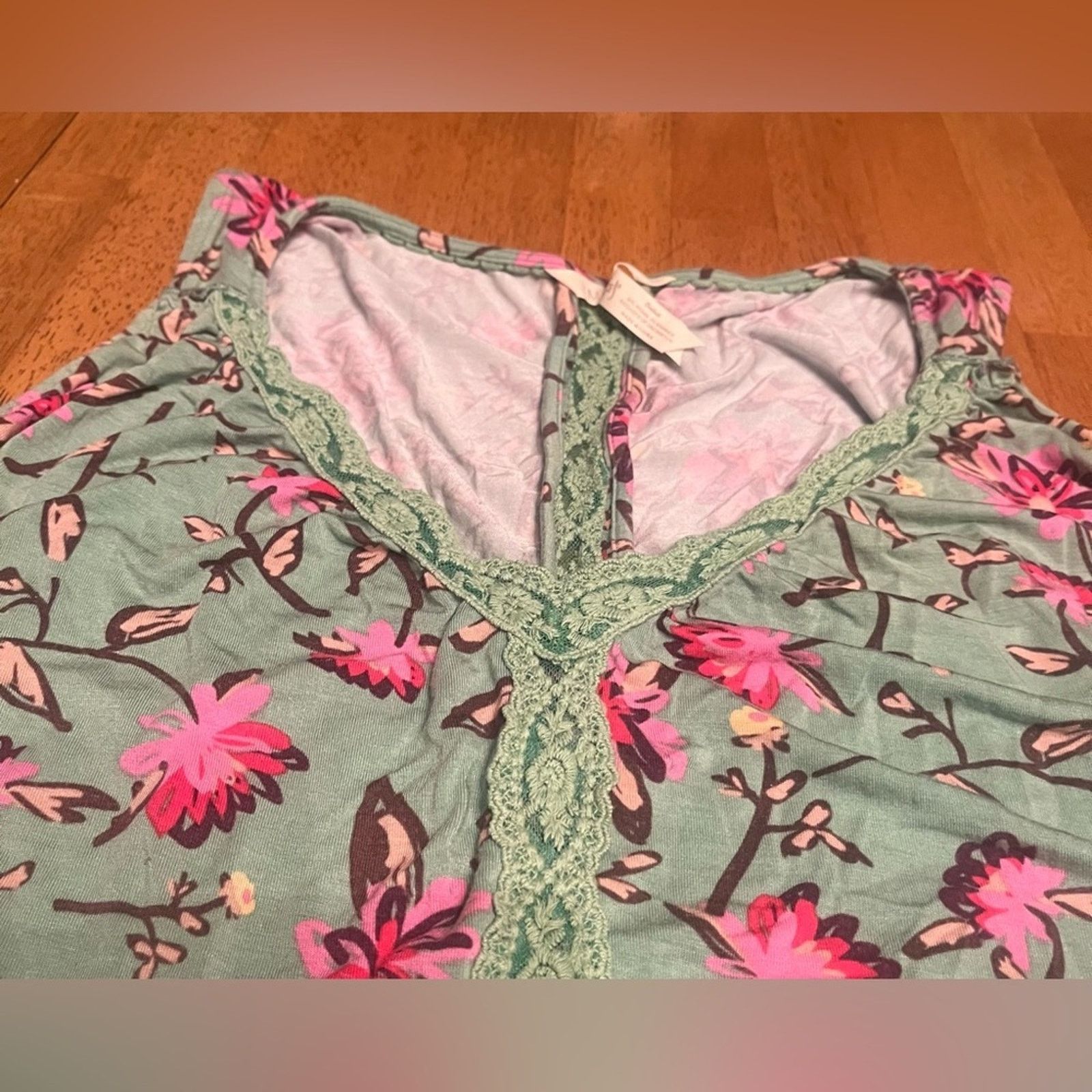 The Unbranded Brand Matilda Jane Weekend Away floral print tank top, size Medium Size M / US 6-8 / IT 42-44 - 4 Thumbnail