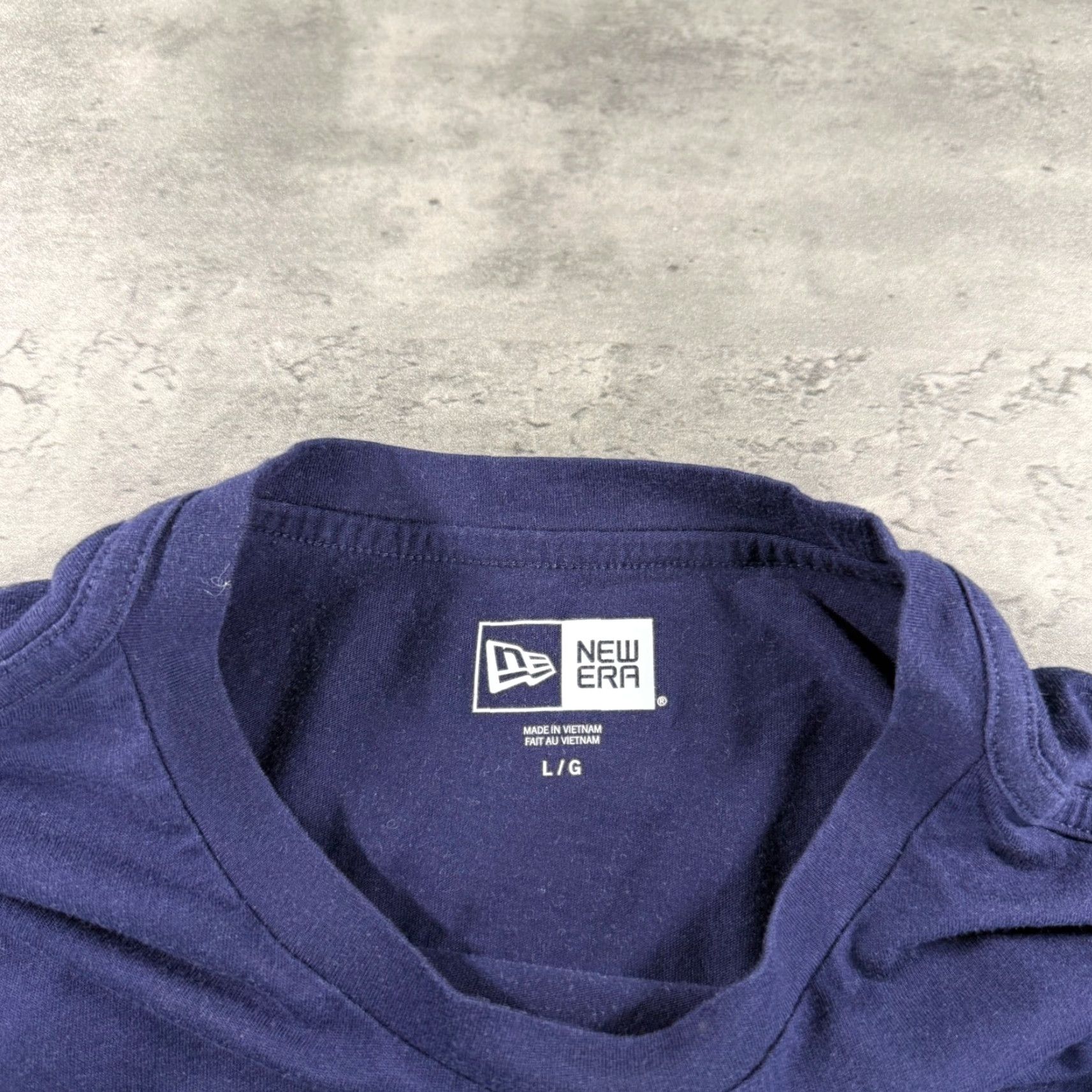 New Era New Era T-Shirt Men Large Navy Crown Logo Graphic Print University Shirt Short Sleeve Crew Neck Cotton Blend Polyester Blend Lightweight Size US L / EU 52-54 / 3 - 4 Thumbnail