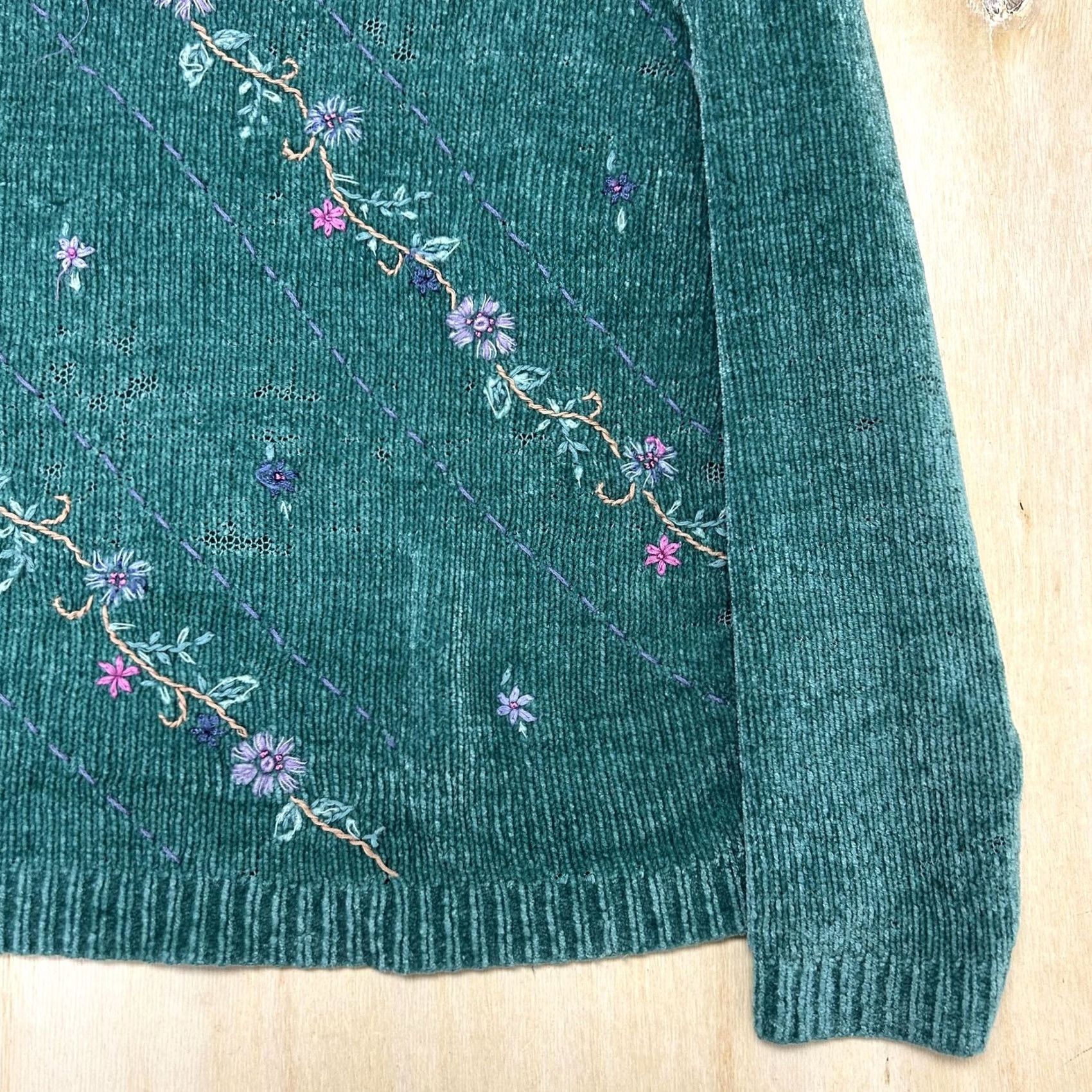 Vintage VINTAGE Alfred Dunner Sweater Womens Large Green Mock Neck Floral Embroidered Size L / US 10 / IT 46 - 2 Thumbnail