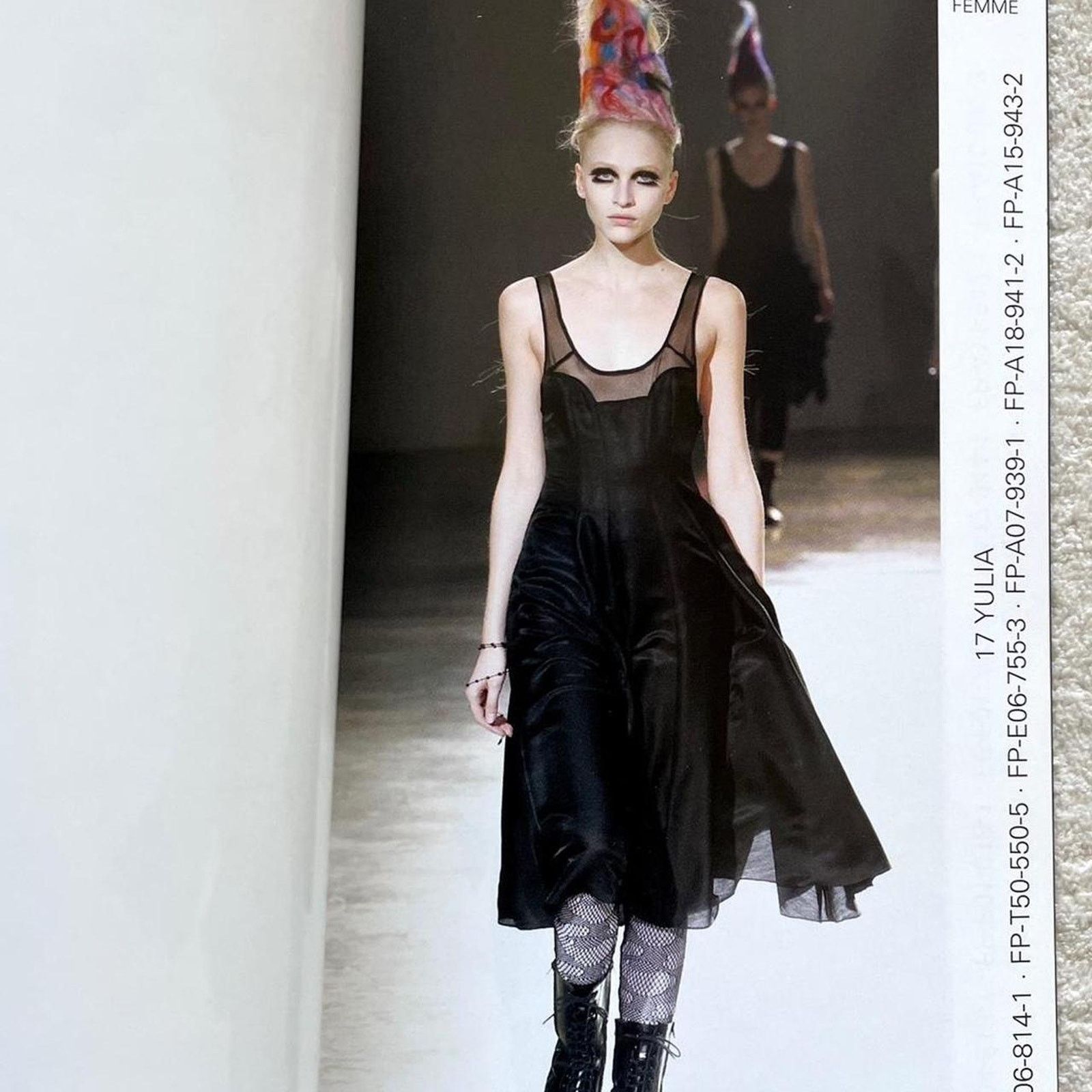 Japanese Brand × Y's × Yohji Yamamoto Yohji Yamamoto A/W 2011-12 Femme Lookbook catalog Size ONE SIZE - 2 Thumbnail