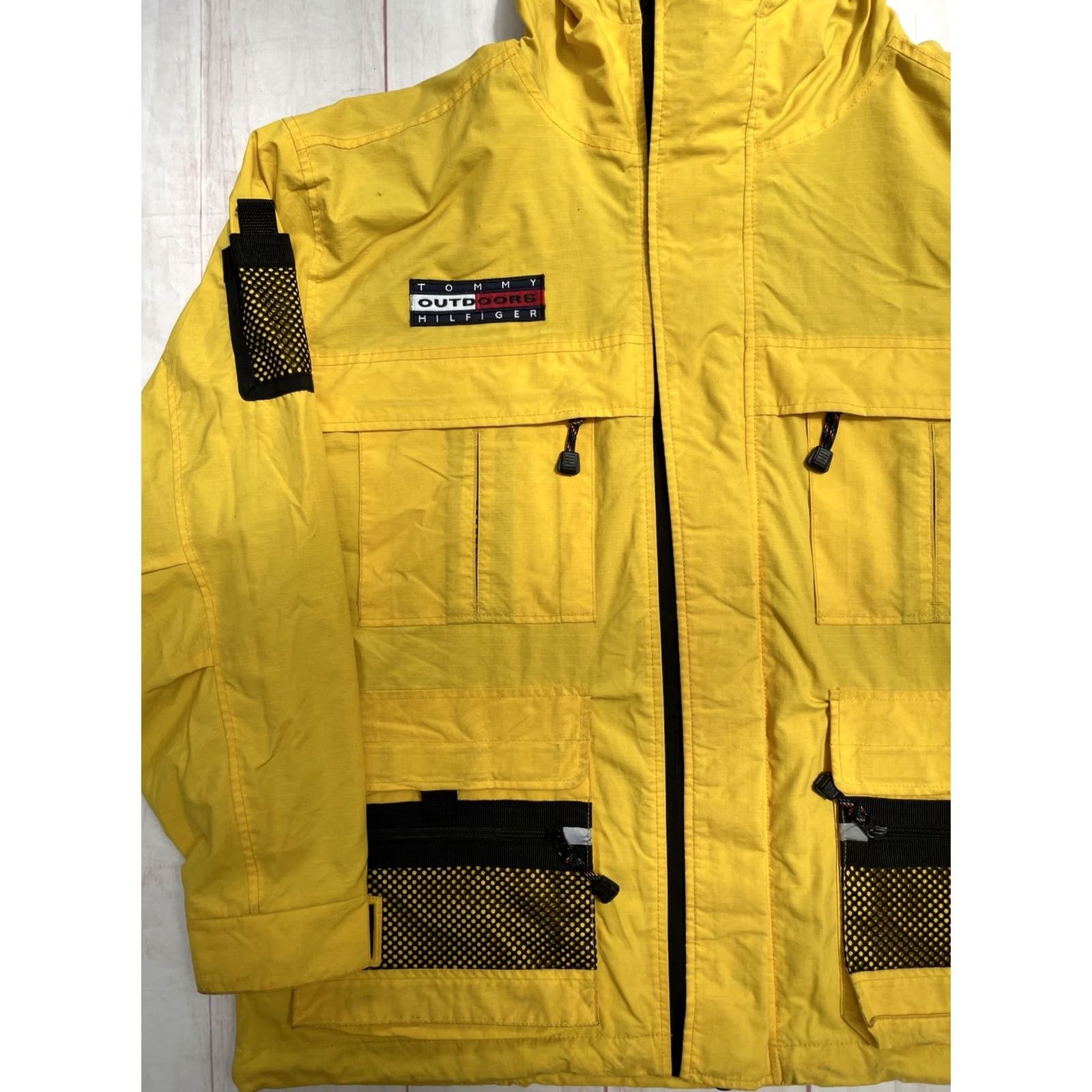 Tommy Hilfiger VINTAGE Tommy Hilfiger Outdoors Expedition Guide Jacket Parka 3M Yellow XL Mens 90s Windbreaker Nylon Zip Velcro Size US XL / EU 56 / 4 - 2 Thumbnail