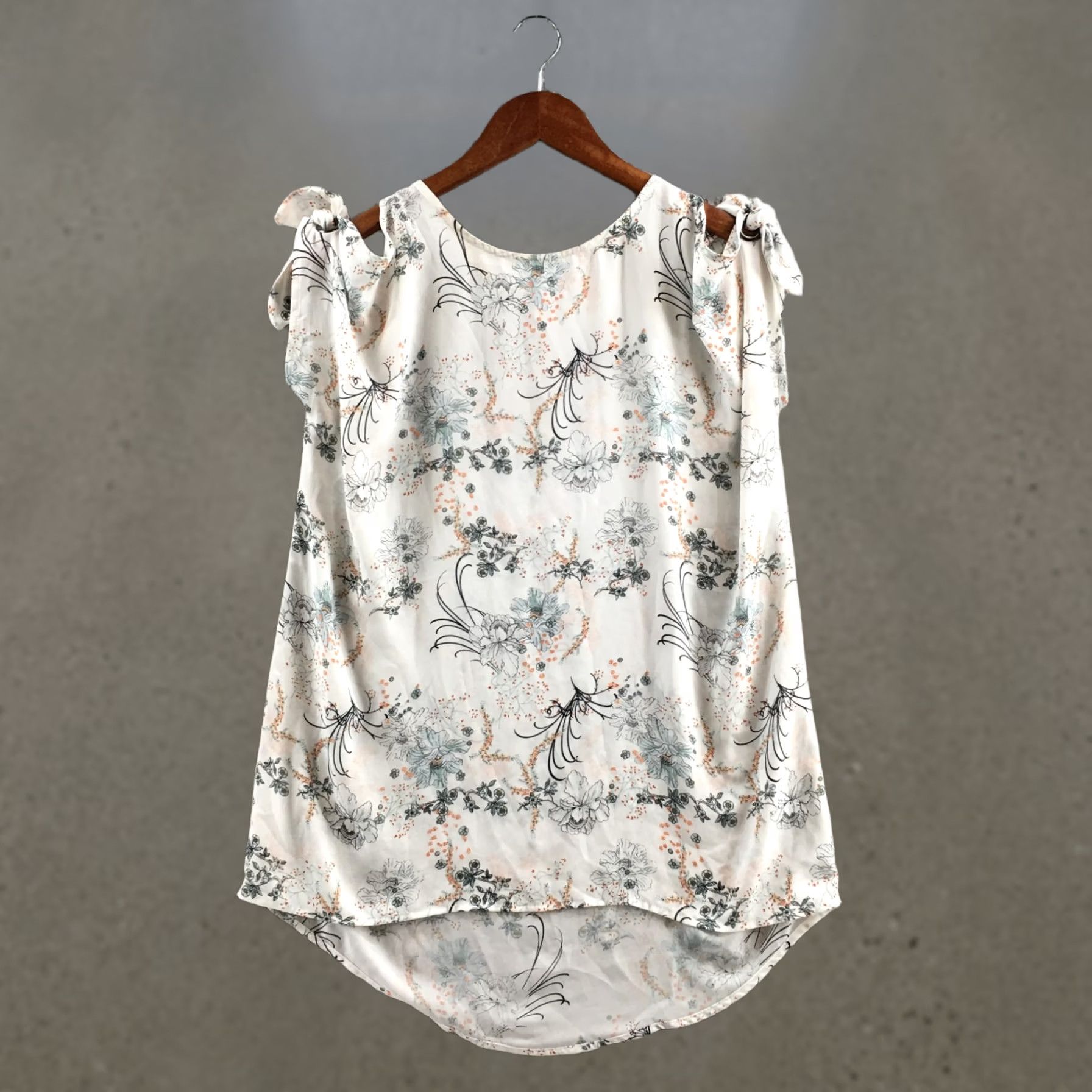 Vintage Maurices Blouse Top Womens Medium White Floral Sleeveless Tie Shoulder Pullover Size M / US 6-8 / IT 42-44 - 1 Thumbnail