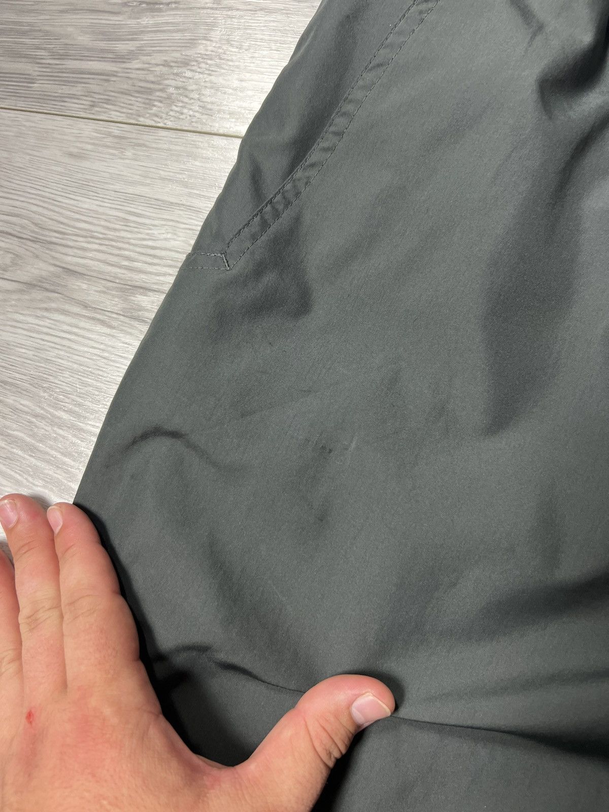 Nike Vintage Nike Air Big Logo Nylon Track Pants (Sweatpants) Size US 40 / EU 56 - 10 Thumbnail
