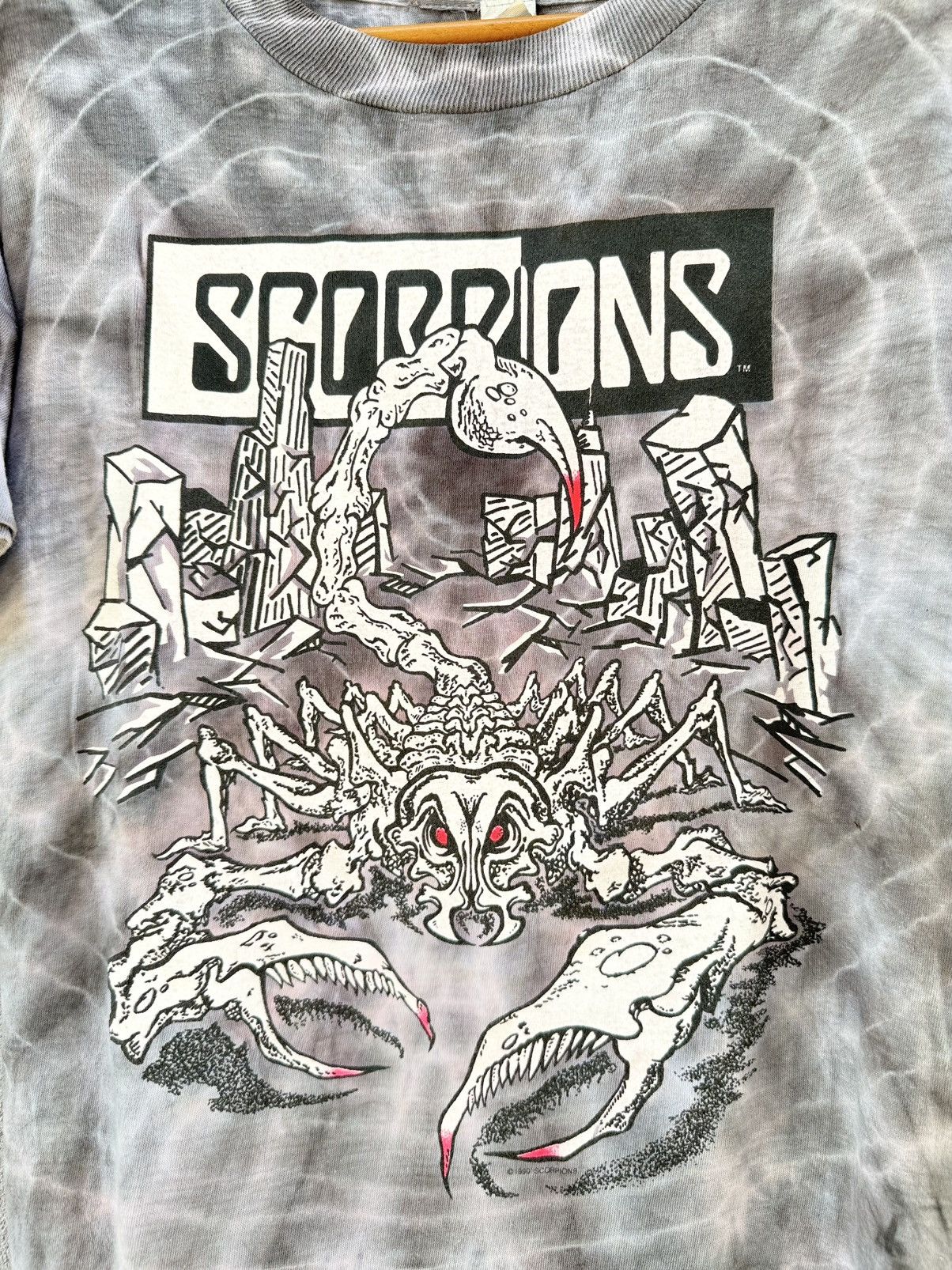 Band Tees Thrashed Vintage 90s Scorpion Rock Band Faded Tee Size US M / EU 48-50 / 2 - 2 Thumbnail