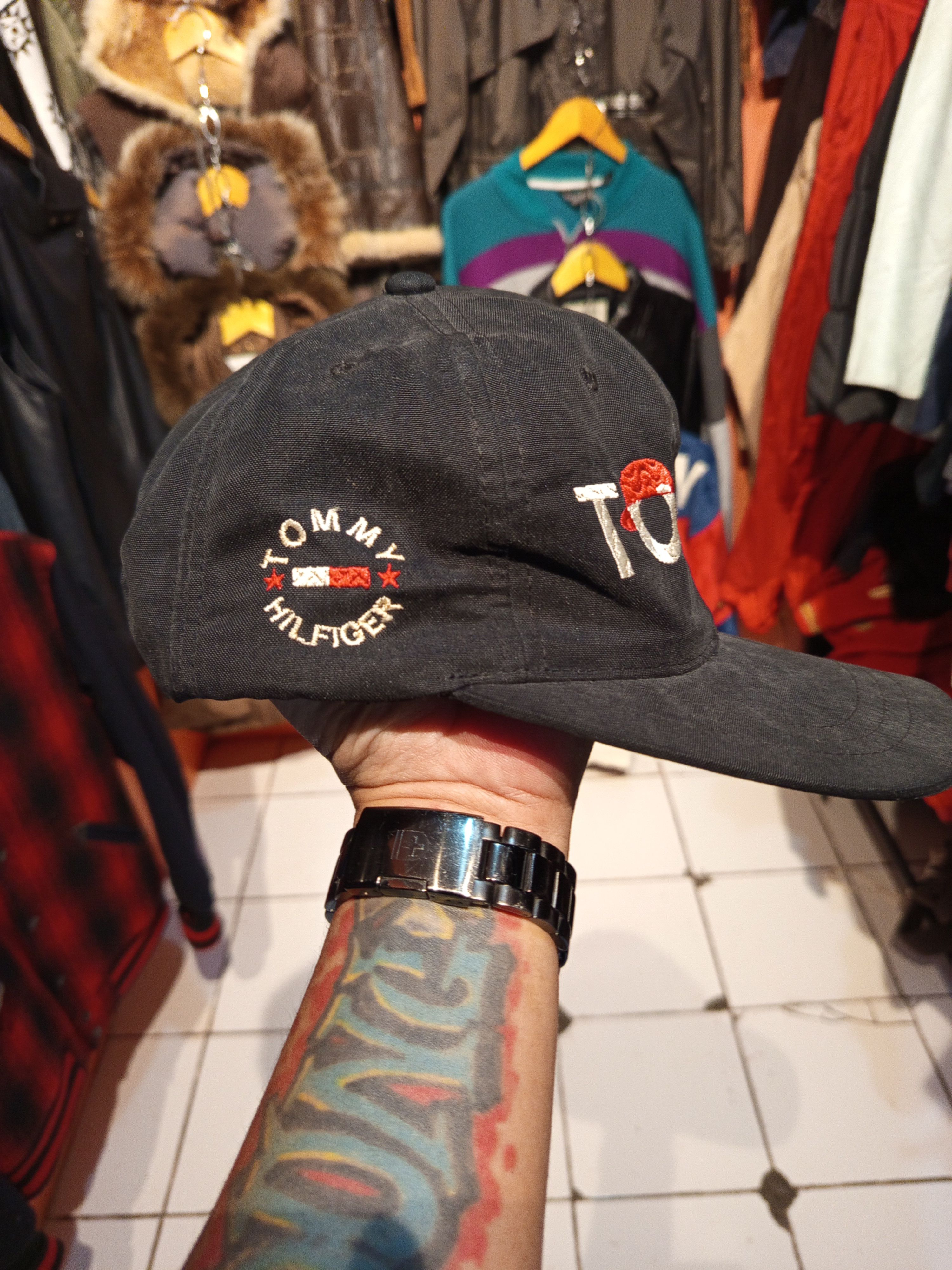 Tommy Hilfiger 1990s Tommy Hilfiger TOMMY Logo Cap Embroidered Strapback Size ONE SIZE - 2 Thumbnail