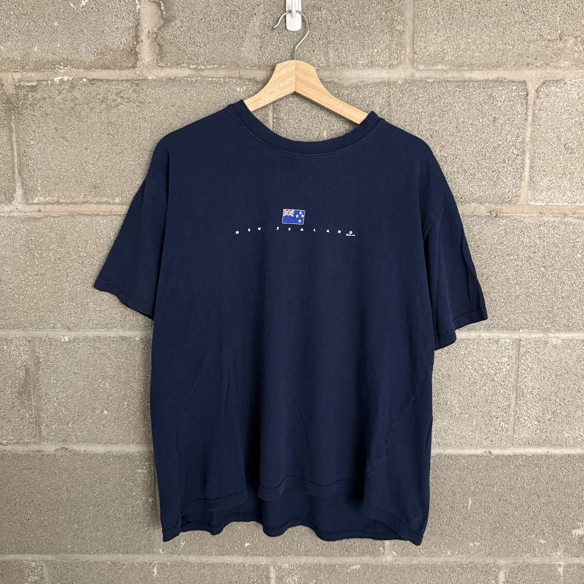 Other Vintage Tourist Club New Zealand Spell Out Blue Tee Mens XL Size US XL / EU 56 / 4 - 1 Thumbnail