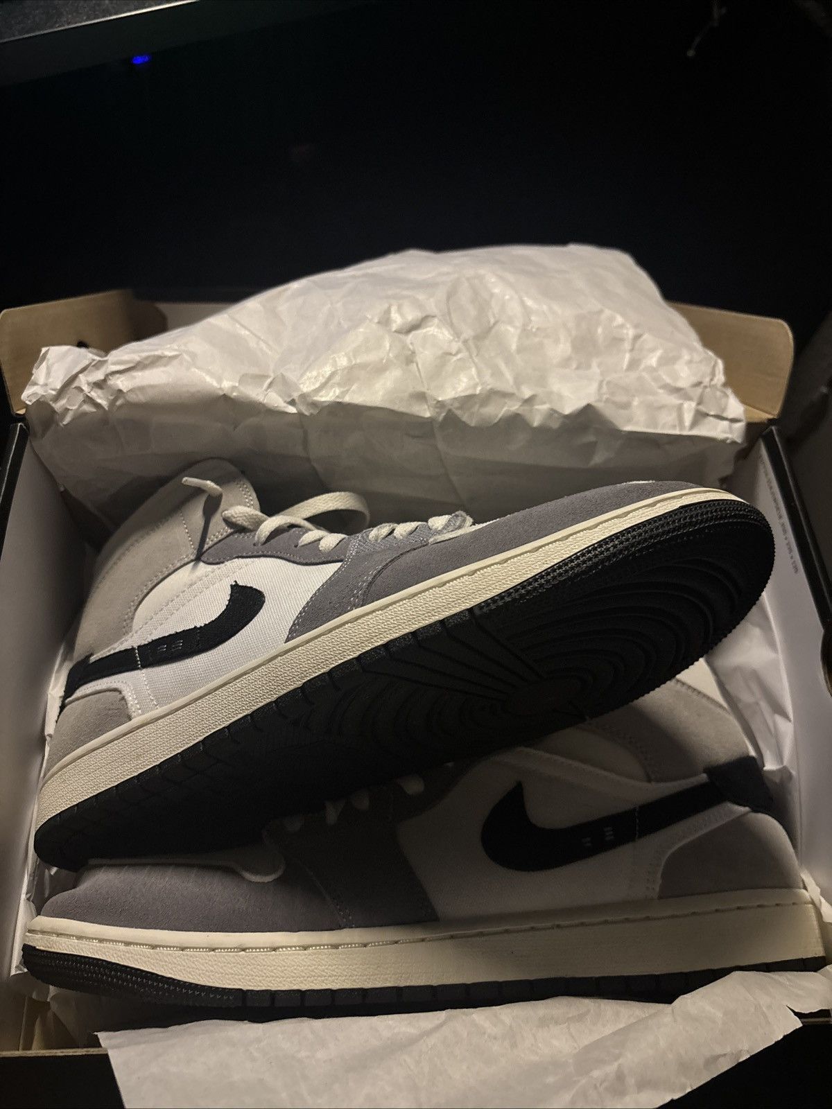 Jordan Brand Air Jordan 1 Mid SE Craft Cement Grey Size US 11.5 / EU 44-45 - 9 Thumbnail