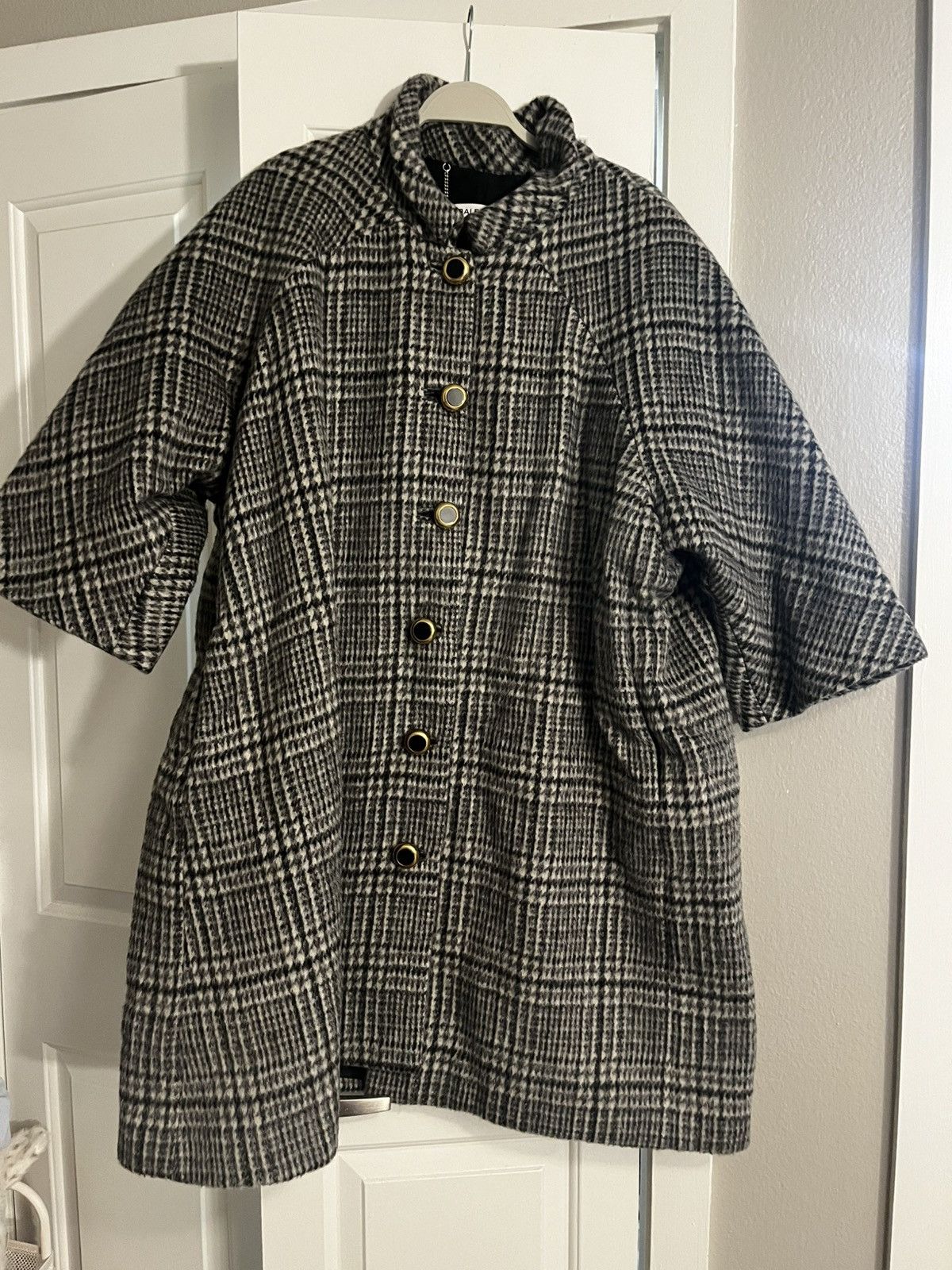 Balenciaga Balenciaga houndstooth oversized coat Size M / US 6-8 / IT 42-44 - 1 Thumbnail