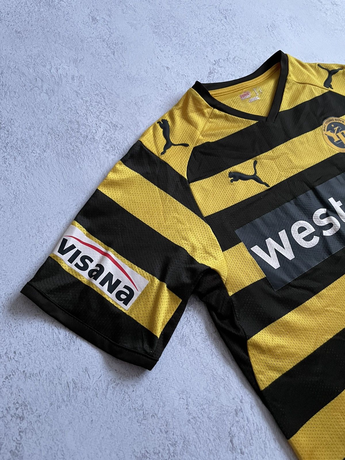 Puma Puma Young Boys 2010/2011 Home Soccer Jersey Kit Size US S / EU 44-46 / 1 - 3 Thumbnail