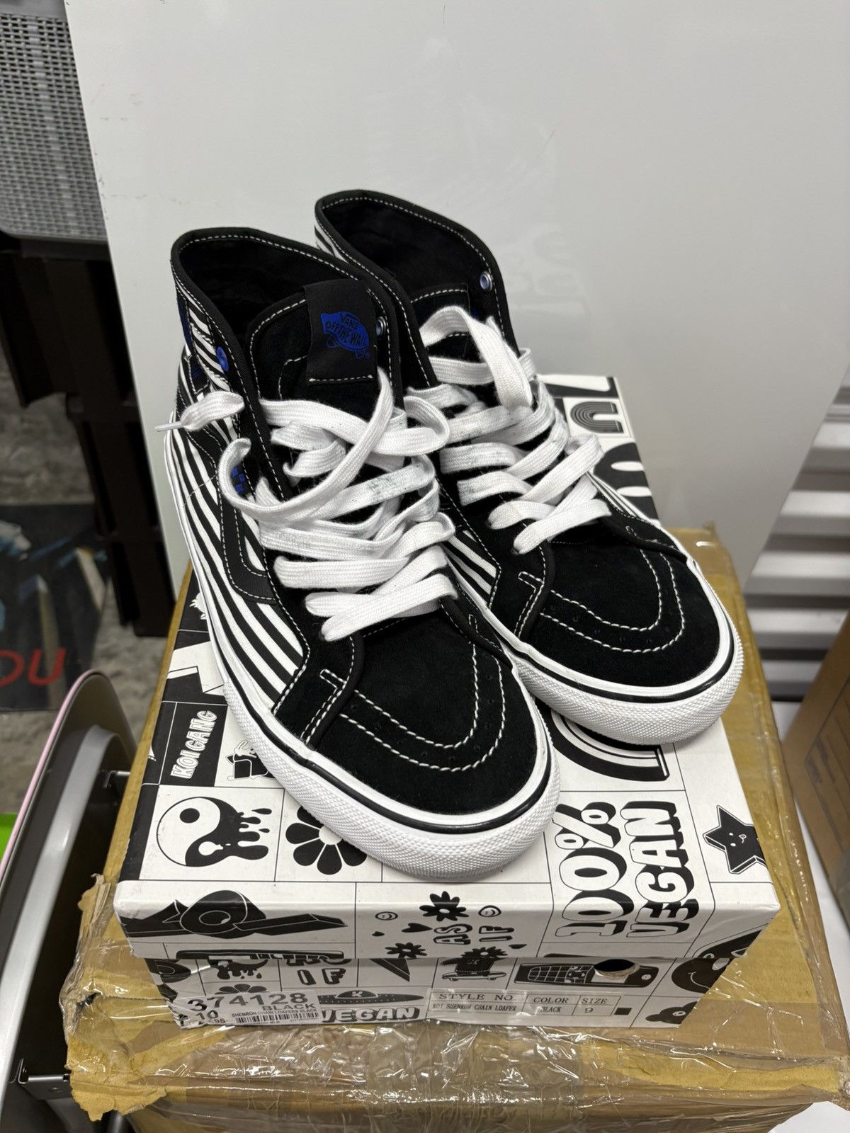 Vans × Vintage Vans mid top pro Size US 10.5 / EU 43-44 - 2 Thumbnail