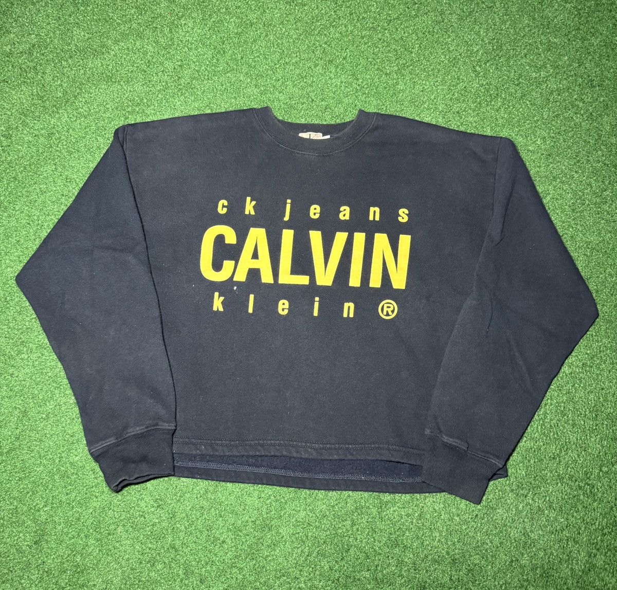 Calvin Klein × Vintage Vintage 90s Calvin Klein Jeans CK Cropped Sweatshirt Size M / US 6-8 / IT 42-44 - 1 Thumbnail