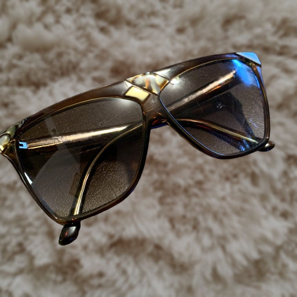 VINTAGE Laura Biagiotti Sunglasses Marble Gold Brown Italy  display picture 2