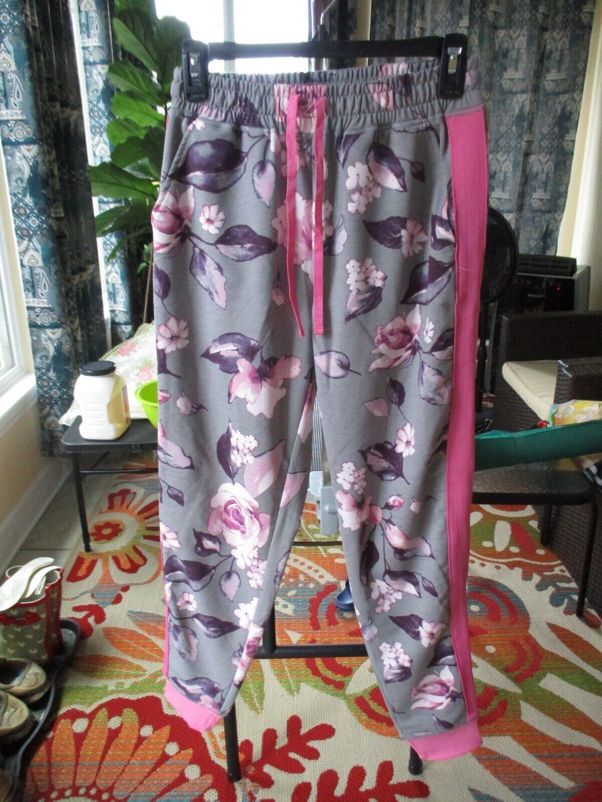 Other LuLaRoe Jax Small NWOT Gray Pink Floral & Stripe Joggers Size 30" / US 8 / IT 44 - 1 Thumbnail