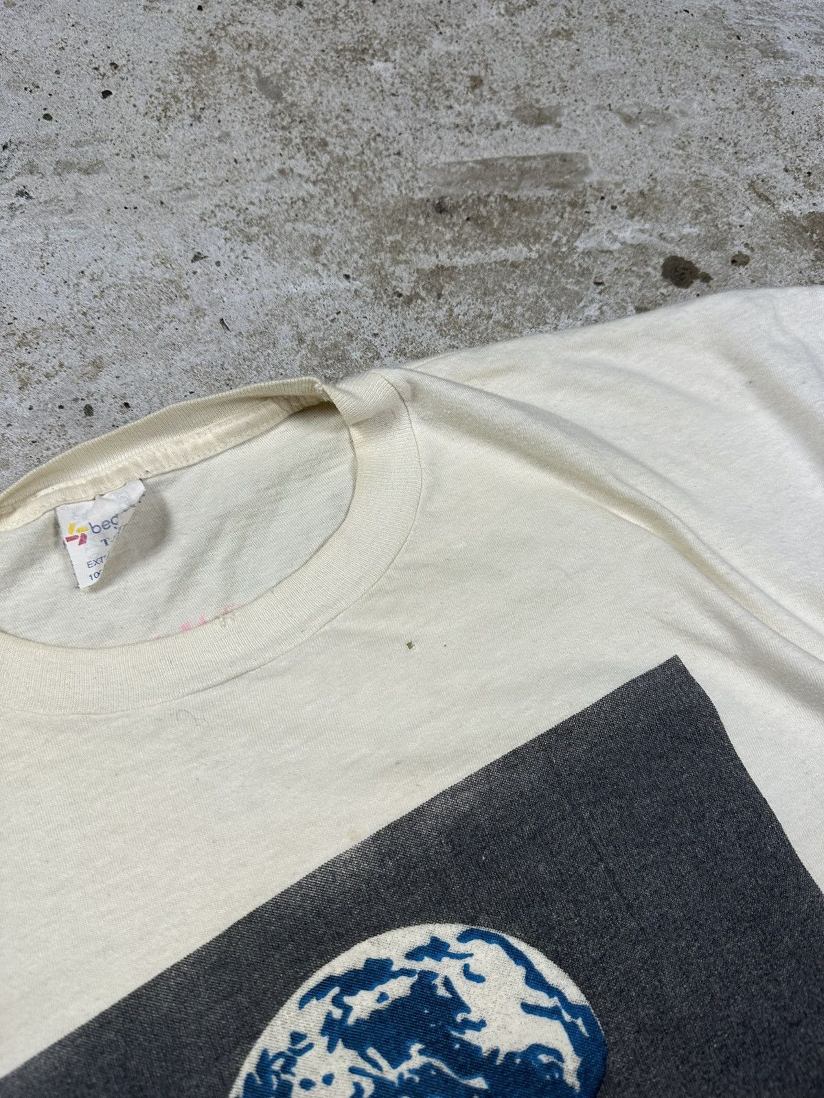 Vintage Vintage 90s Save The World Trashed Single Stitch Tee Size US XL / EU 56 / 4 - 9 Thumbnail